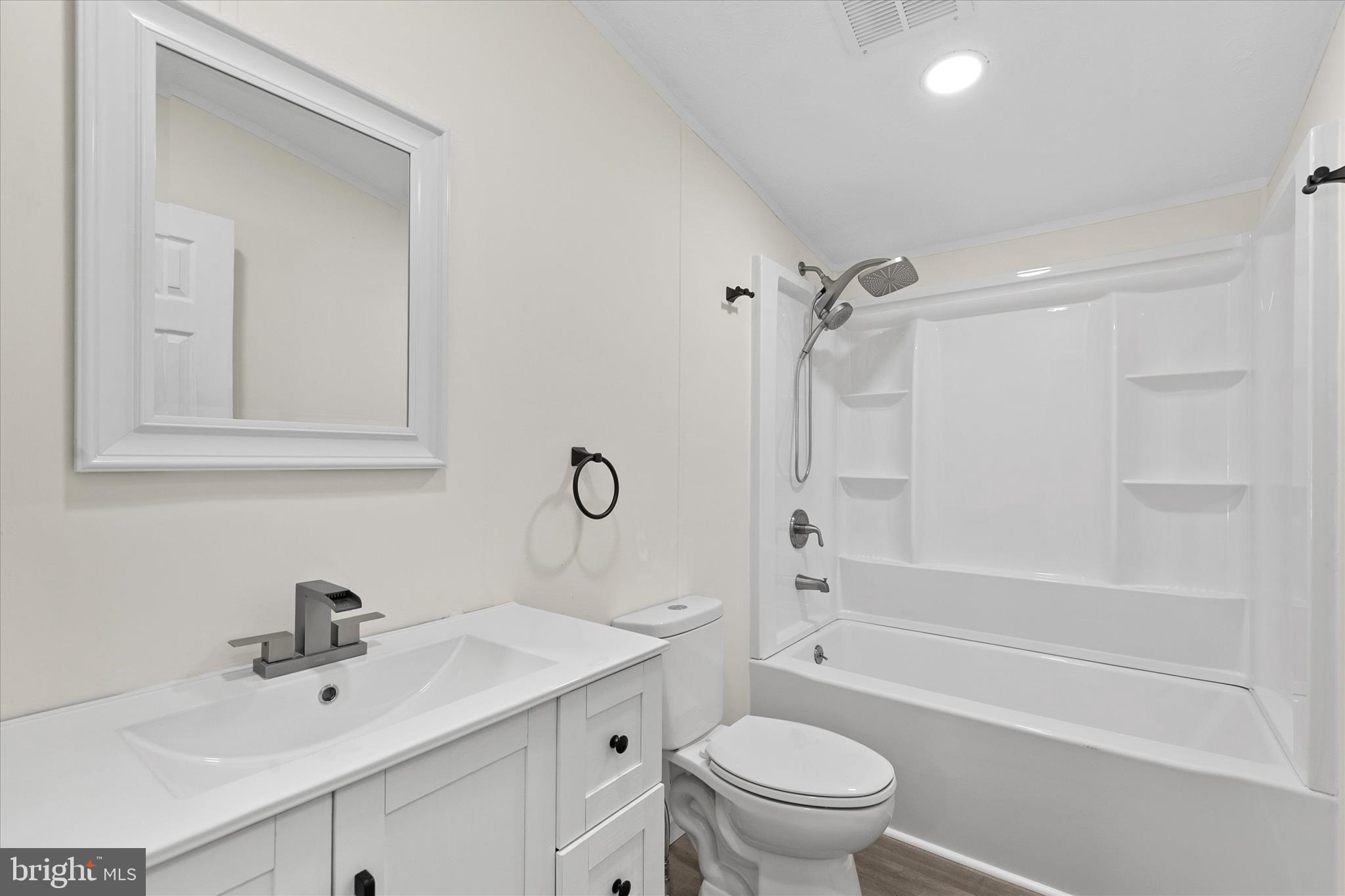 ORCHARD MANOR - Residential