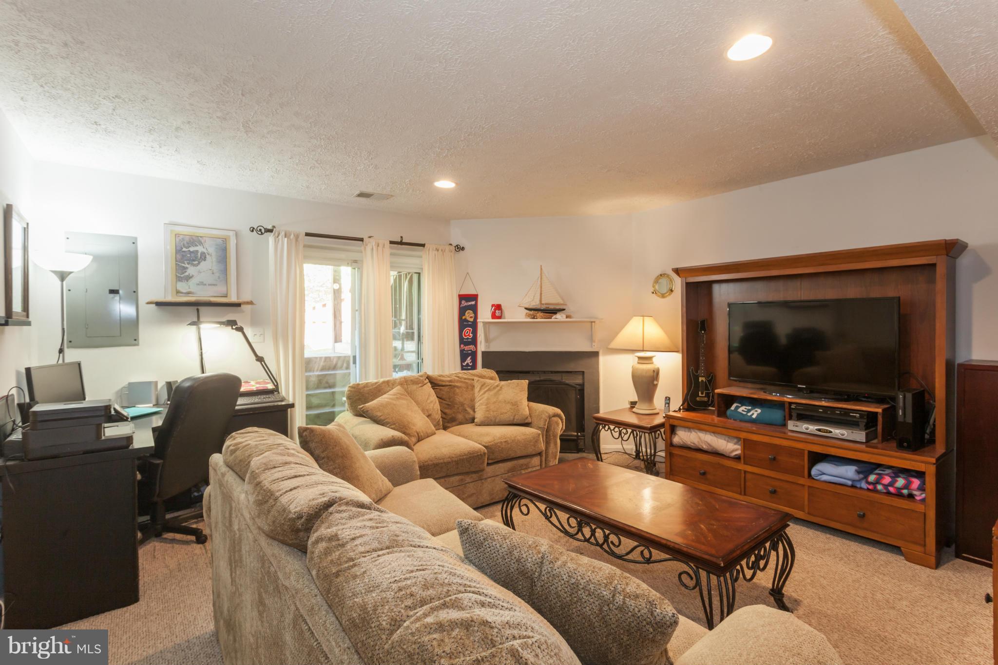 ASHBURN FARM - Residential