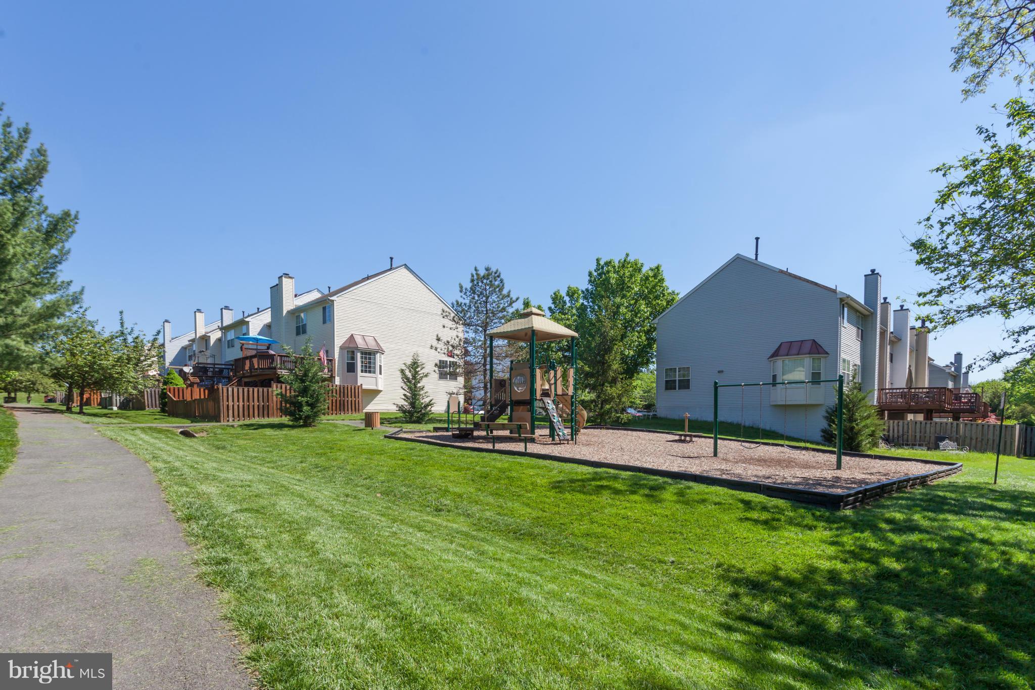 ASHBURN FARM - Residential