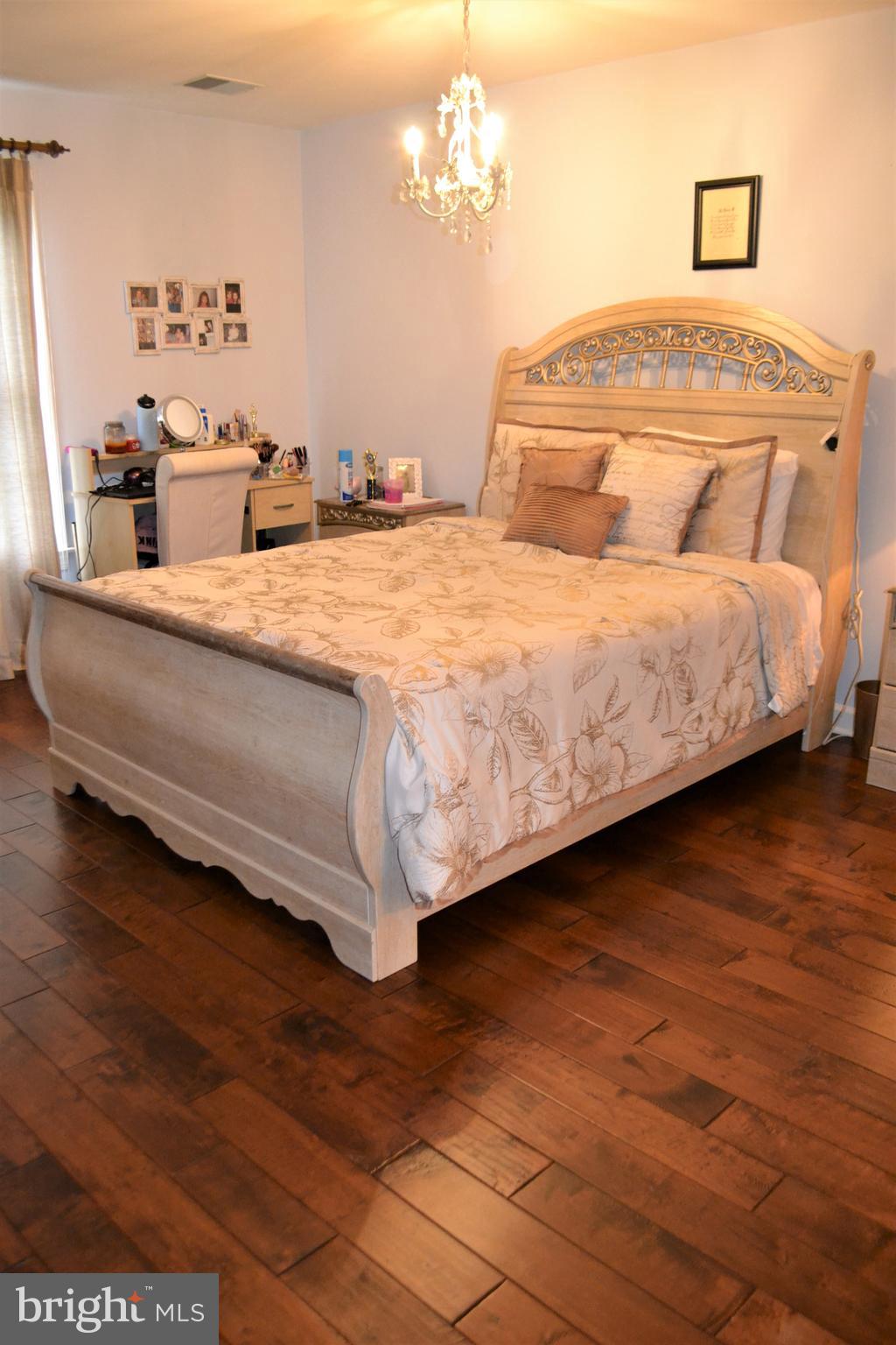 ESTATES AT ROSELAND - Residential