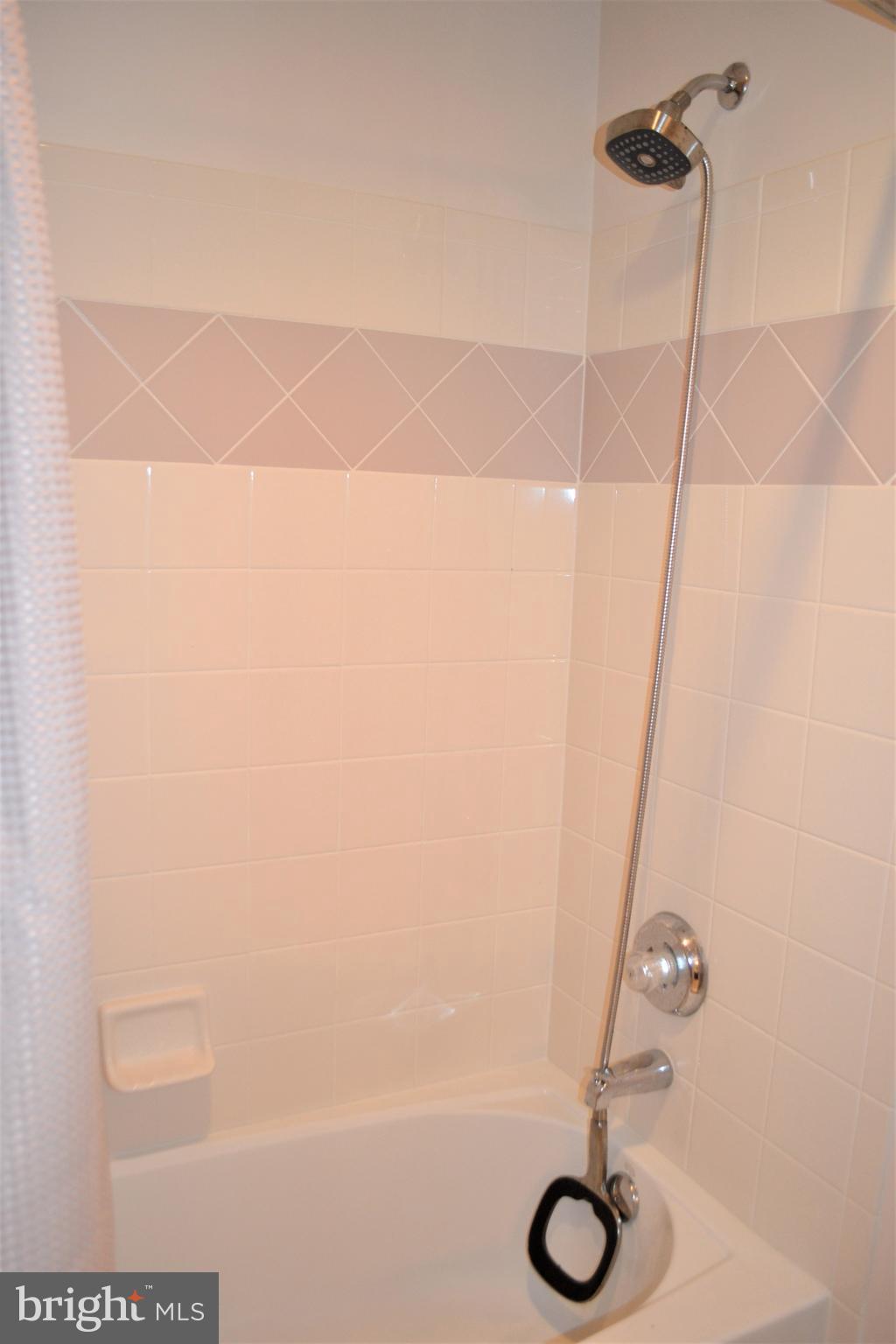 ESTATES AT ROSELAND - Residential