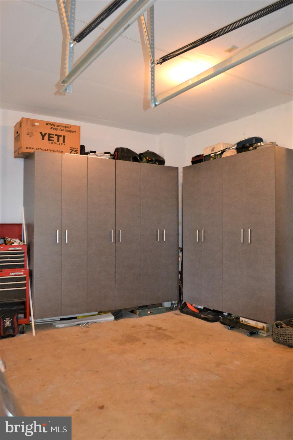 ESTATES AT ROSELAND - Residential