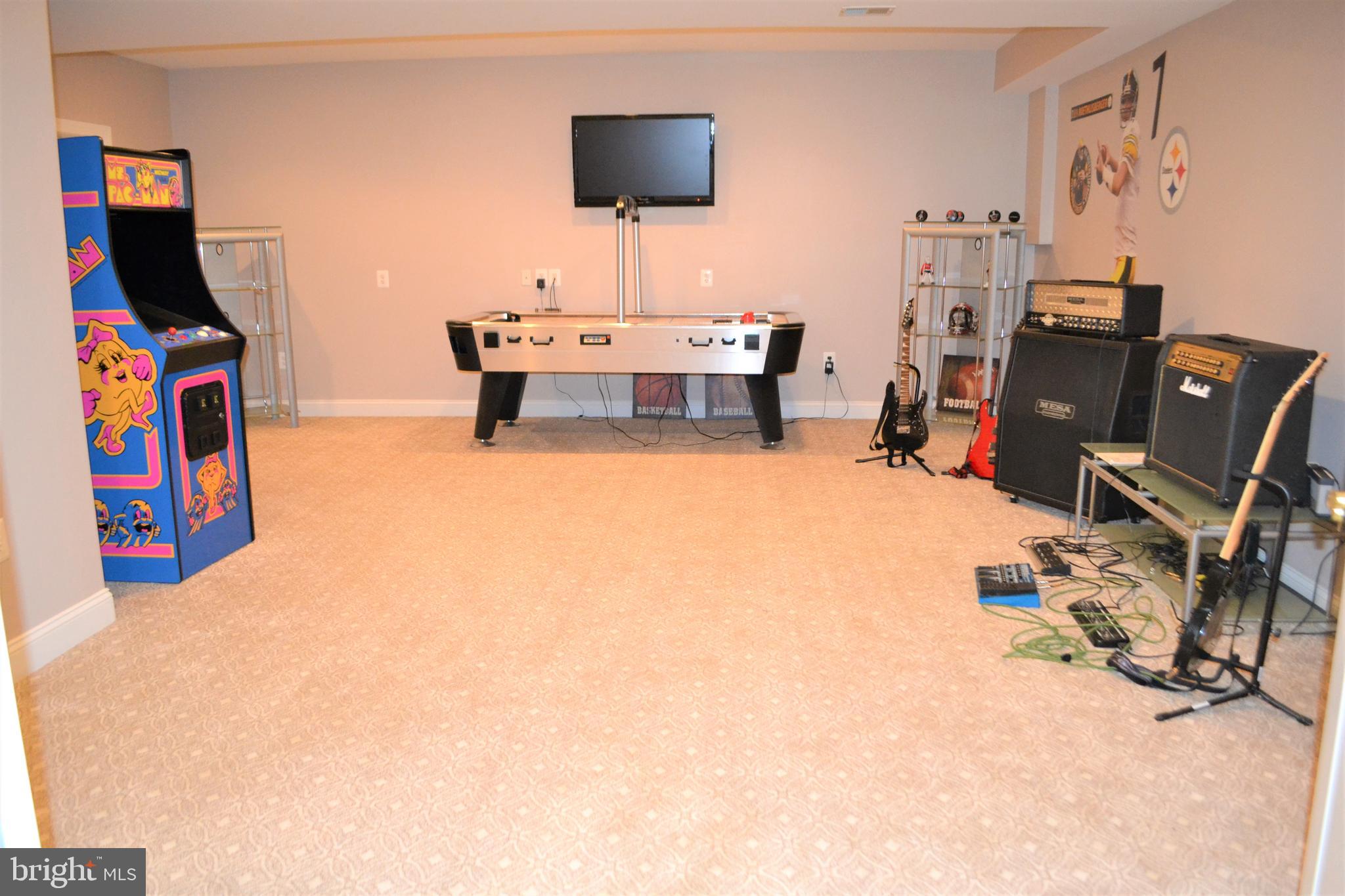 ESTATES AT ROSELAND - Residential