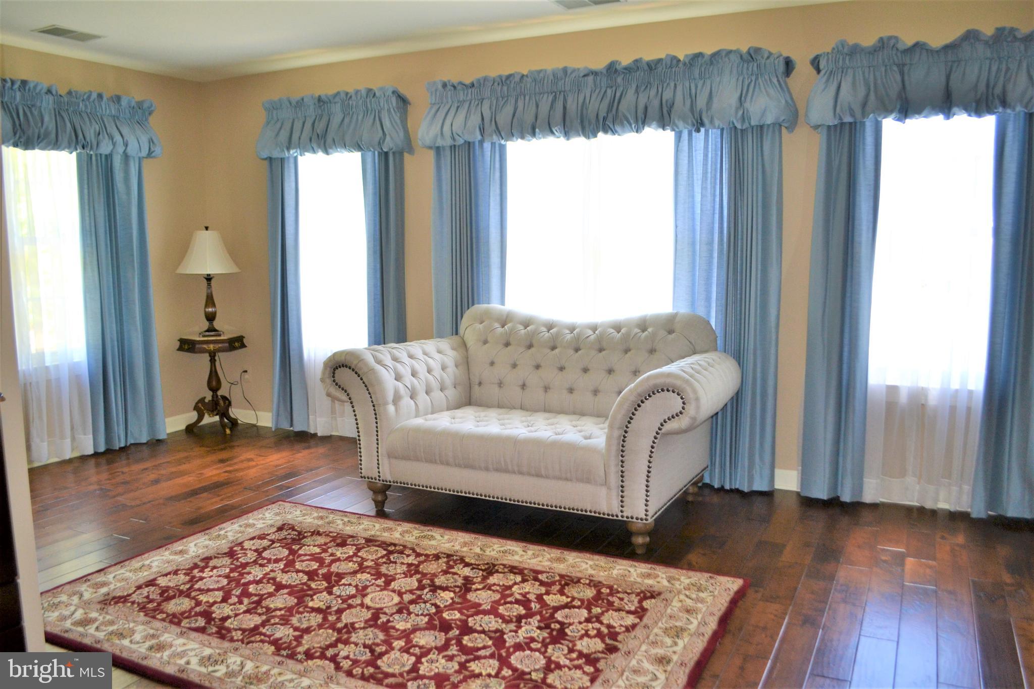 ESTATES AT ROSELAND - Residential