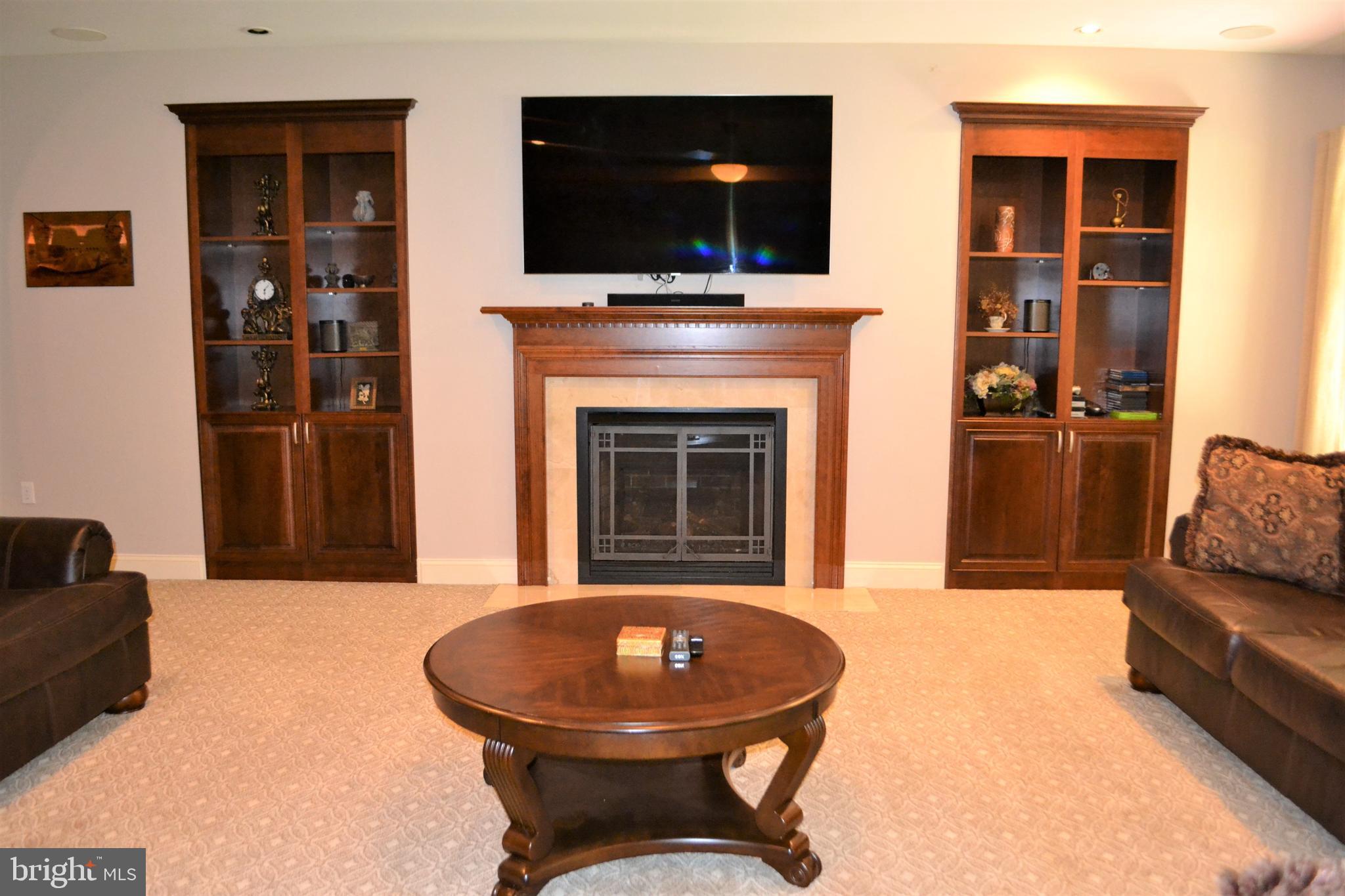 ESTATES AT ROSELAND - Residential