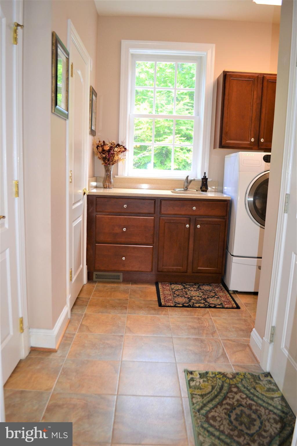 ESTATES AT ROSELAND - Residential