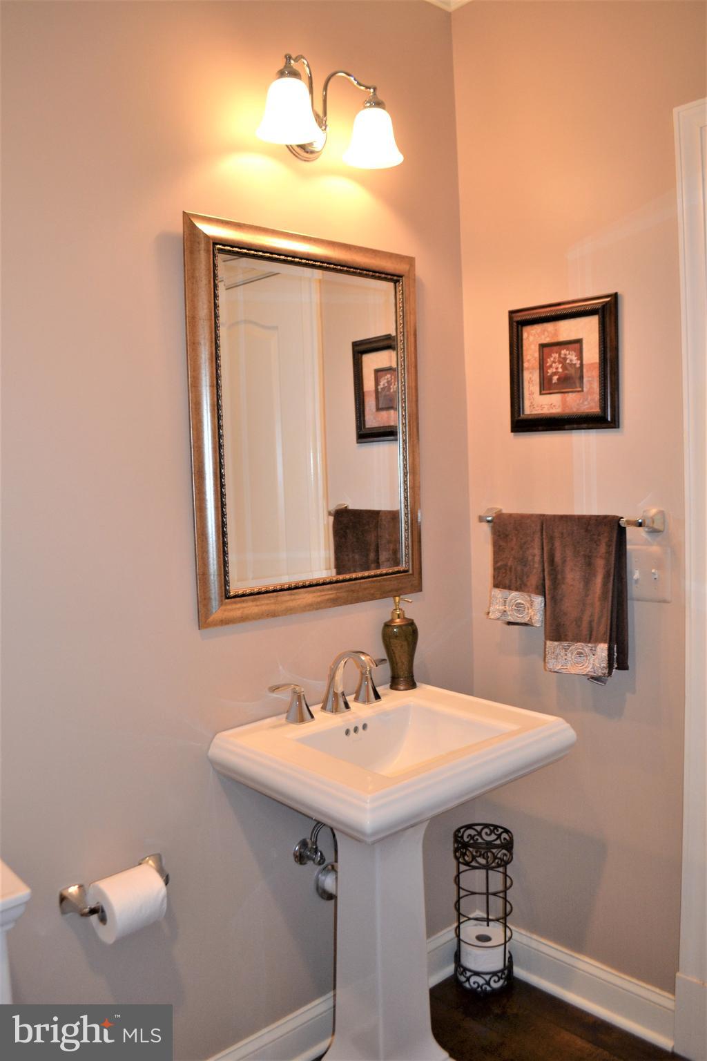 ESTATES AT ROSELAND - Residential