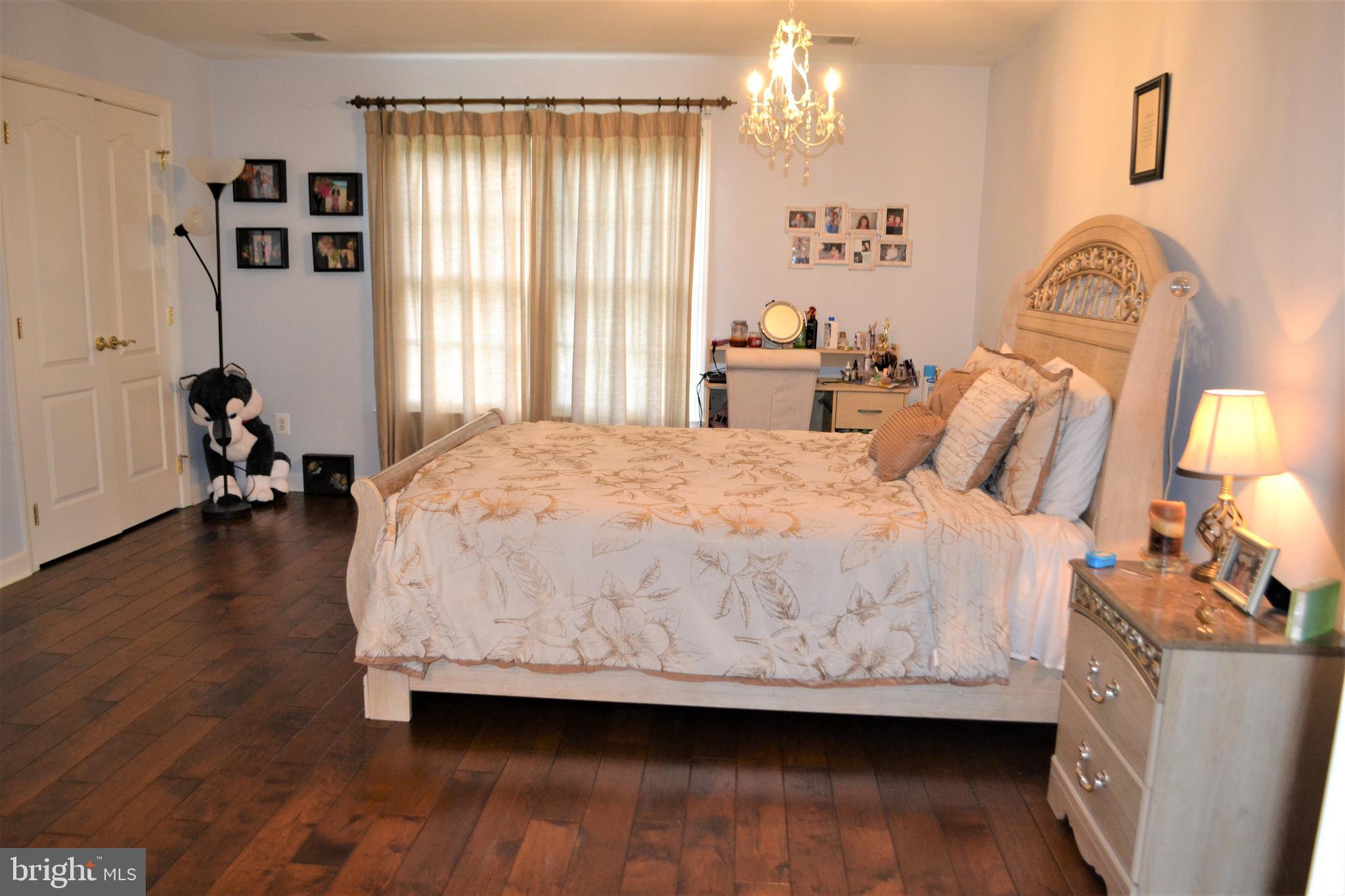 ESTATES AT ROSELAND - Residential