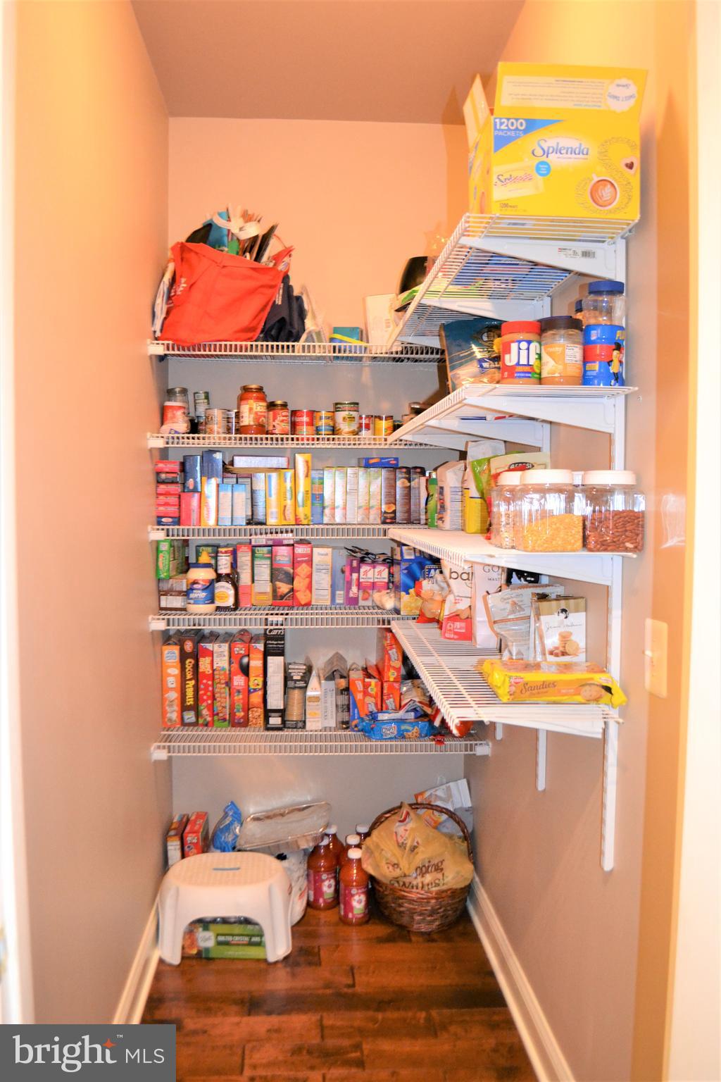 ESTATES AT ROSELAND - Residential