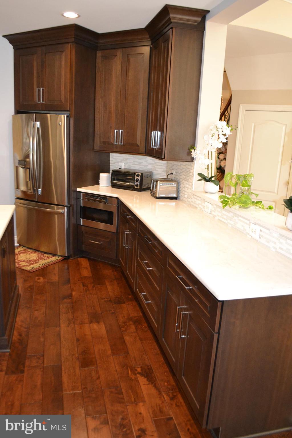 ESTATES AT ROSELAND - Residential