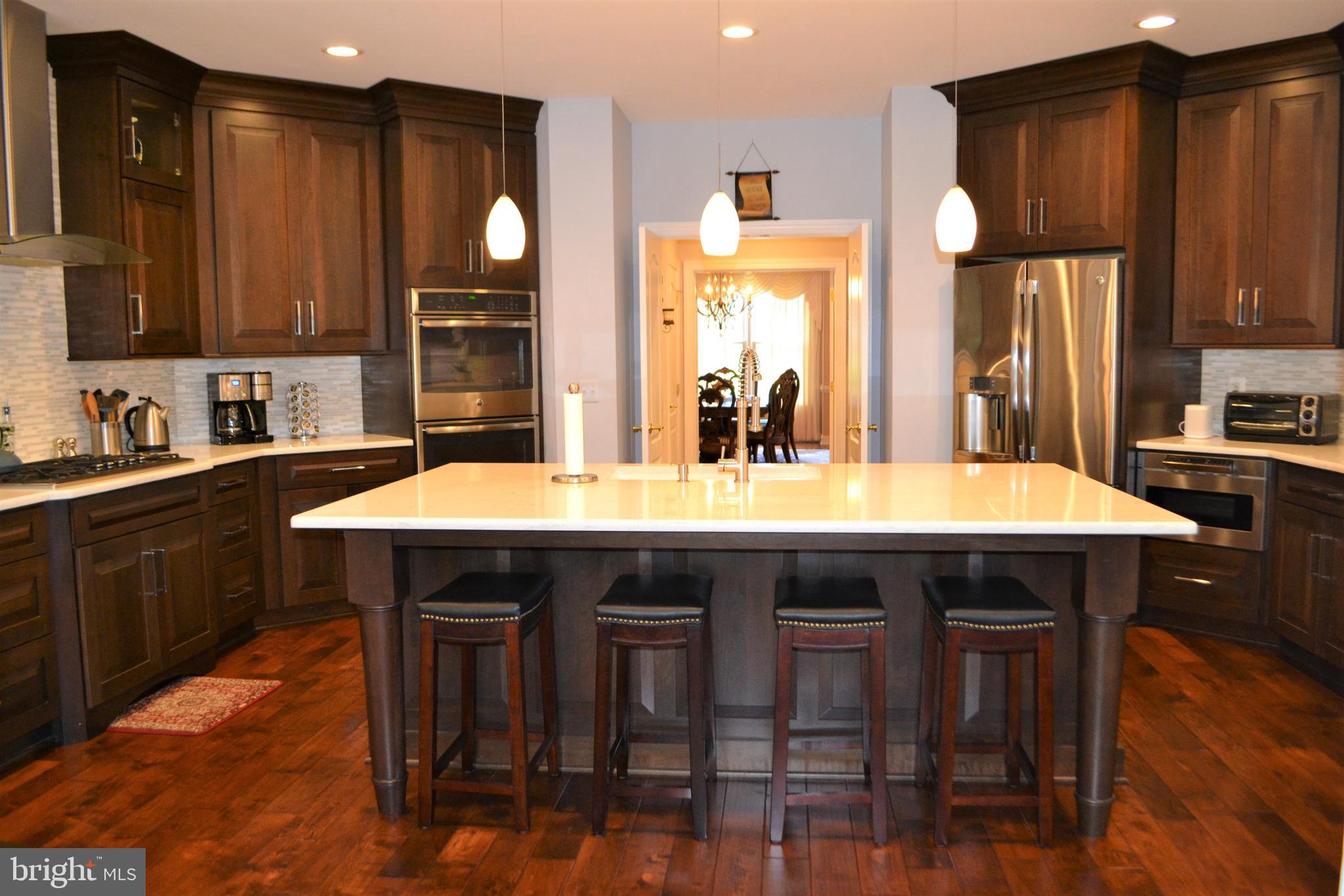 ESTATES AT ROSELAND - Residential