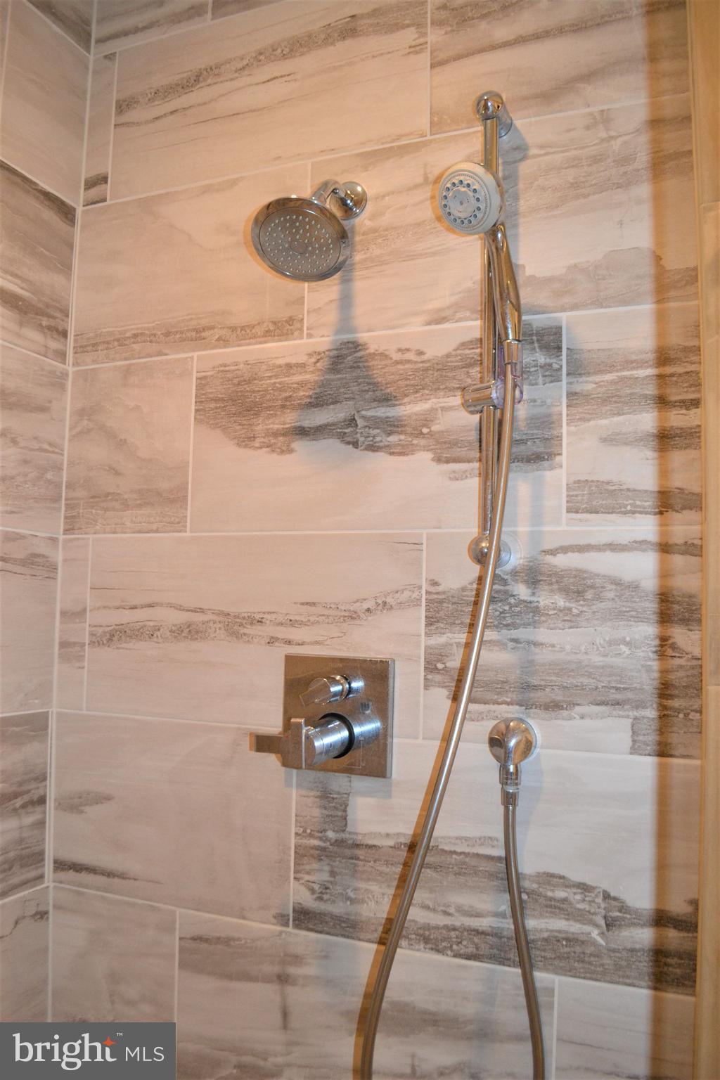 ESTATES AT ROSELAND - Residential