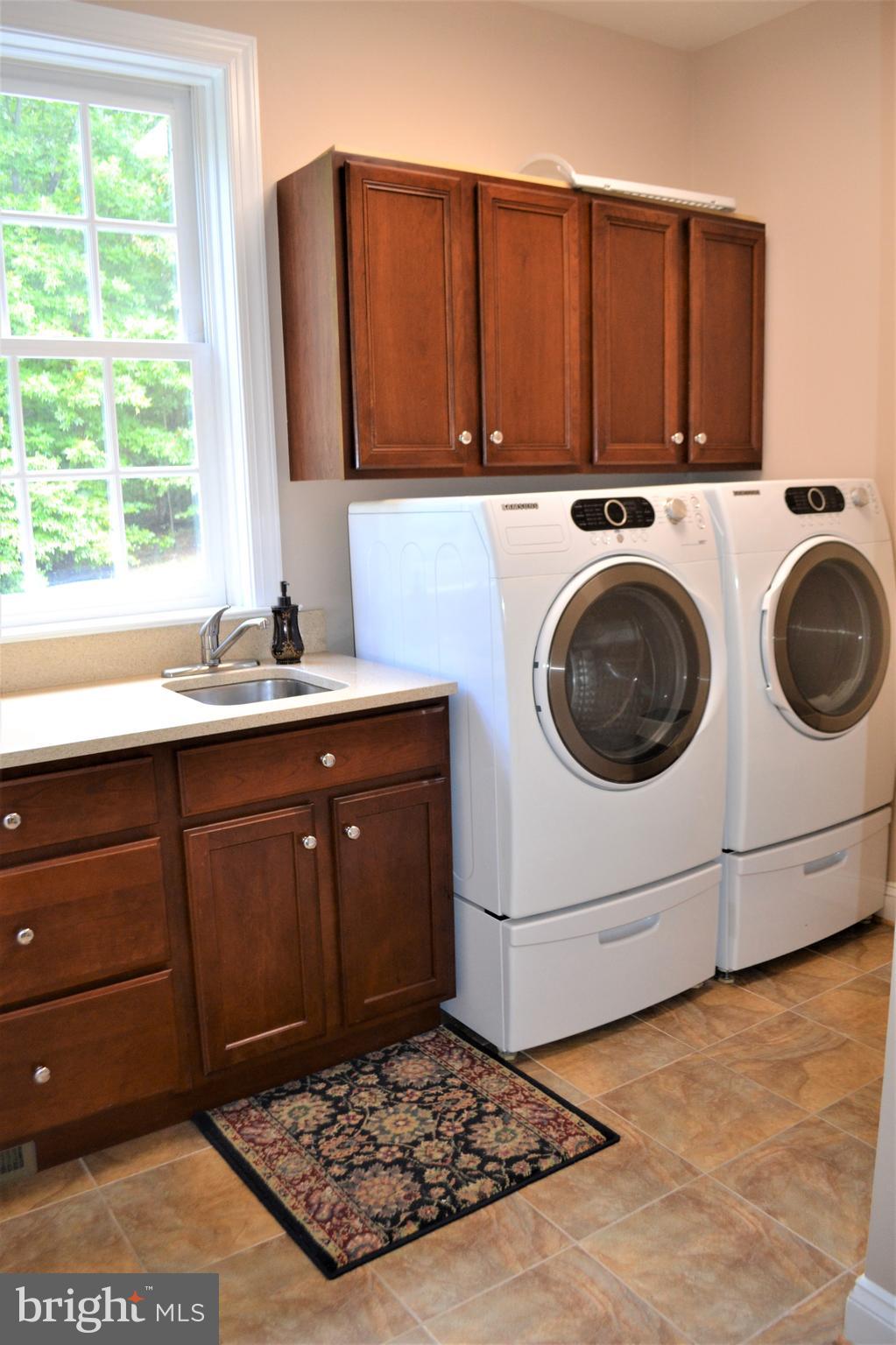 ESTATES AT ROSELAND - Residential