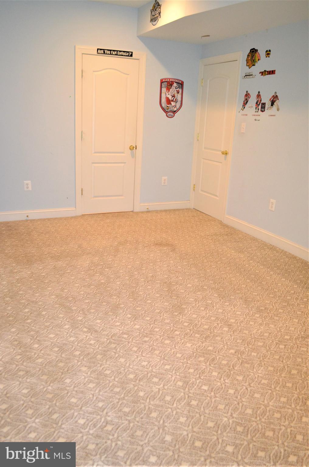 ESTATES AT ROSELAND - Residential