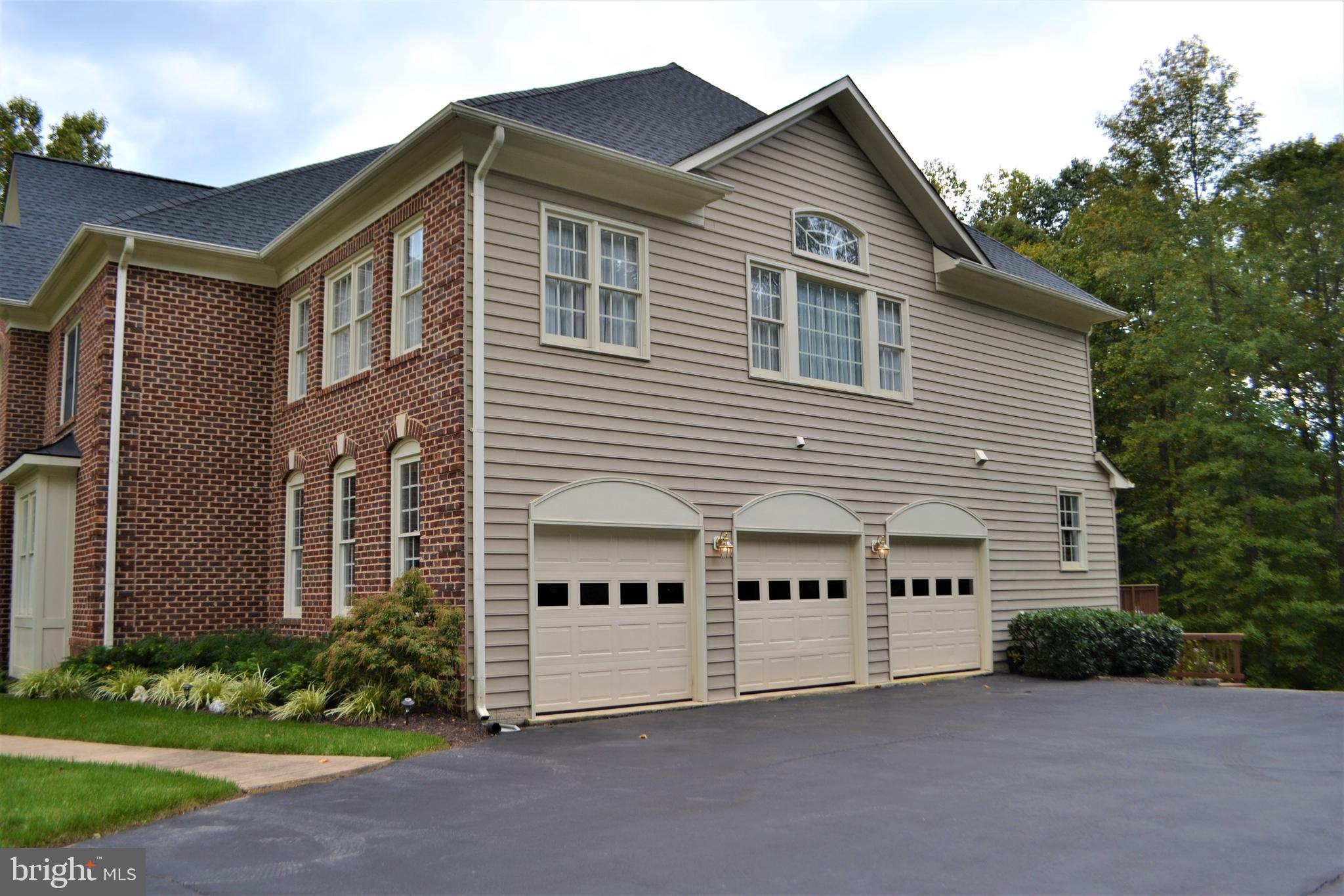 ESTATES AT ROSELAND - Residential