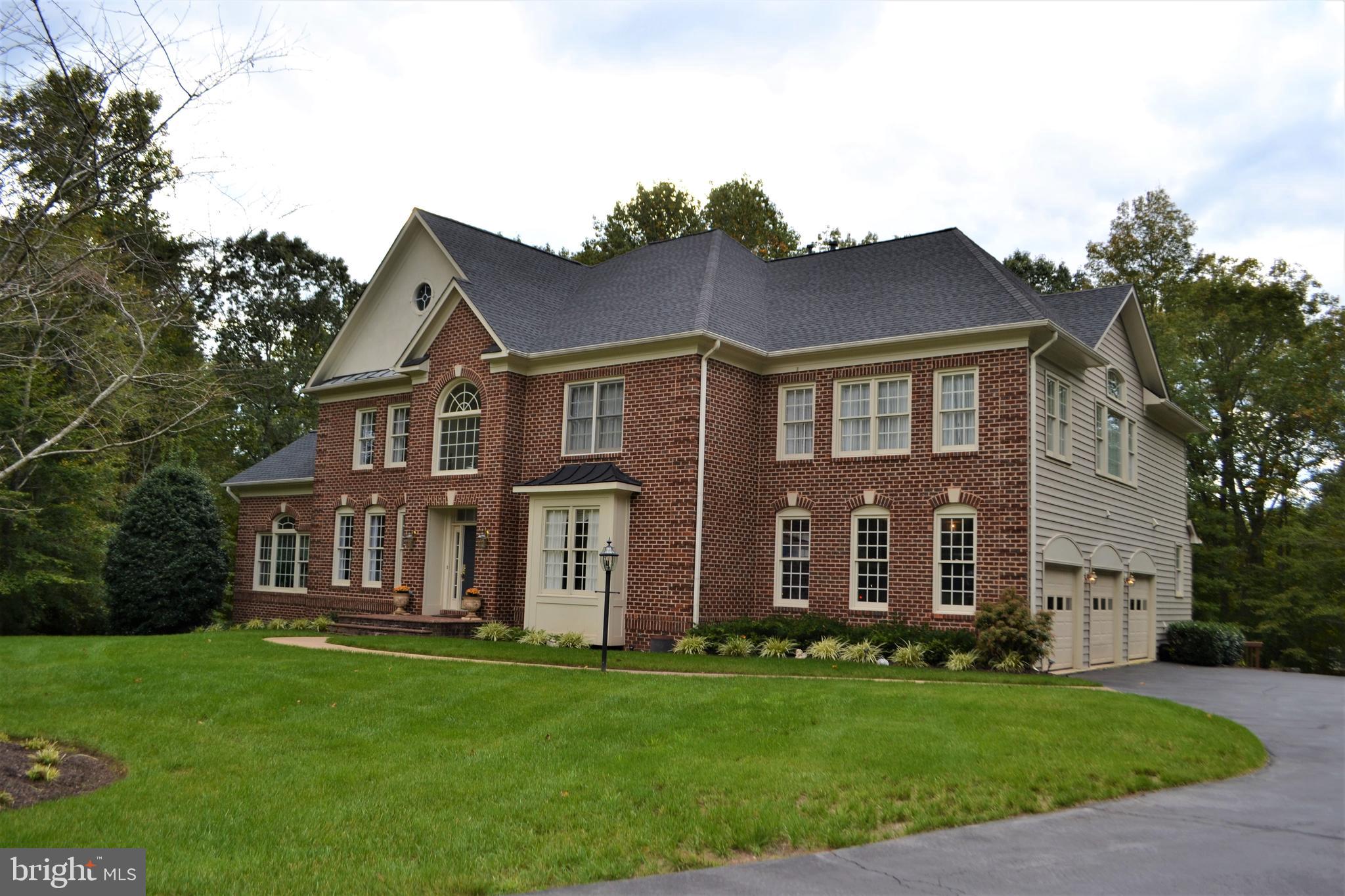 ESTATES AT ROSELAND - Residential