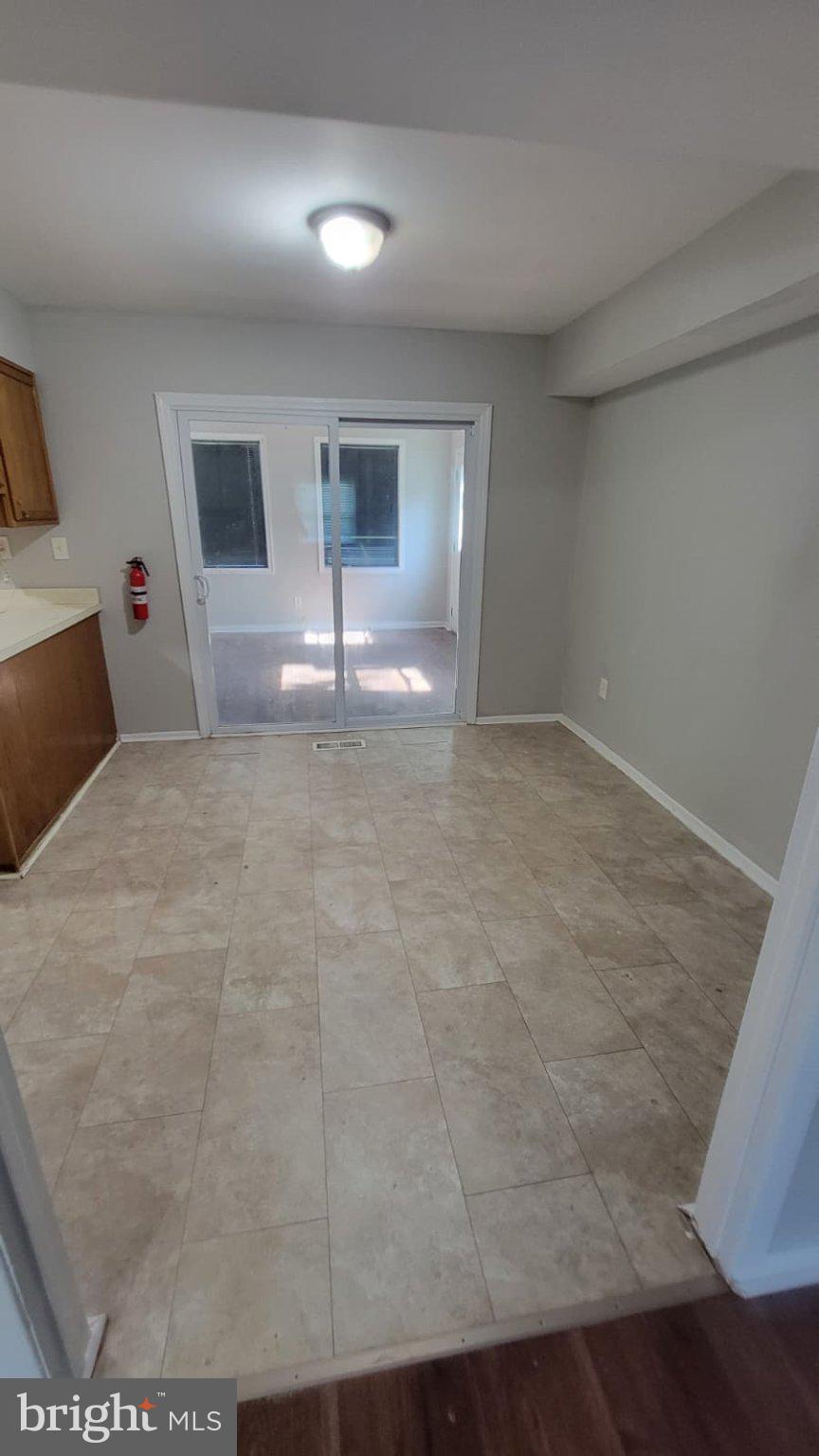 7 MAYMONT LANE