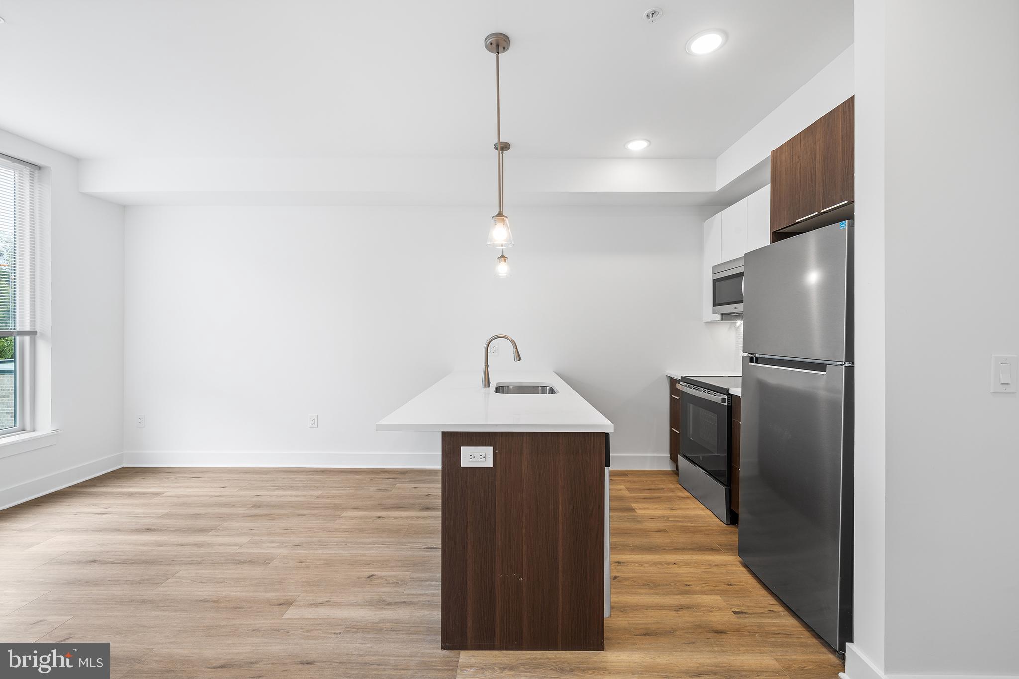 4324 LANCASTER AVENUE 402