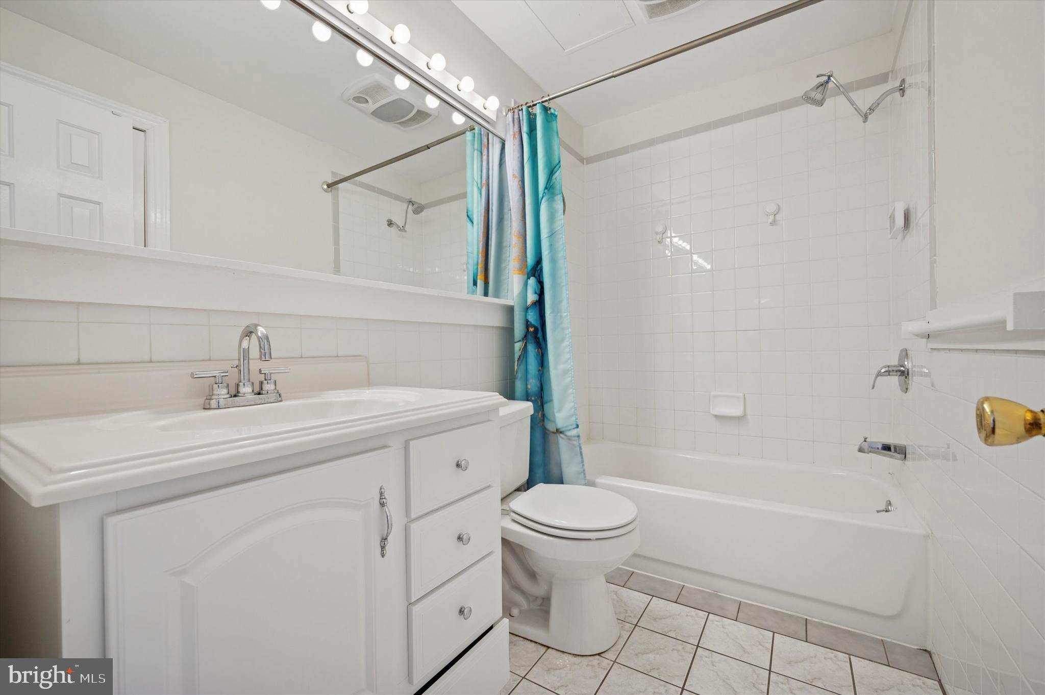 WASHINGTON SQ WEST - Residential Lease