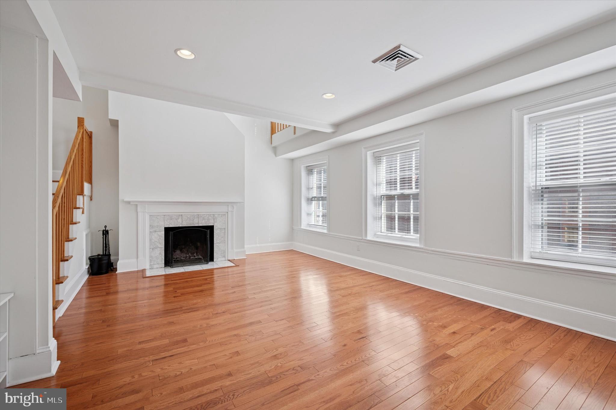 WASHINGTON SQ WEST - Residential Lease