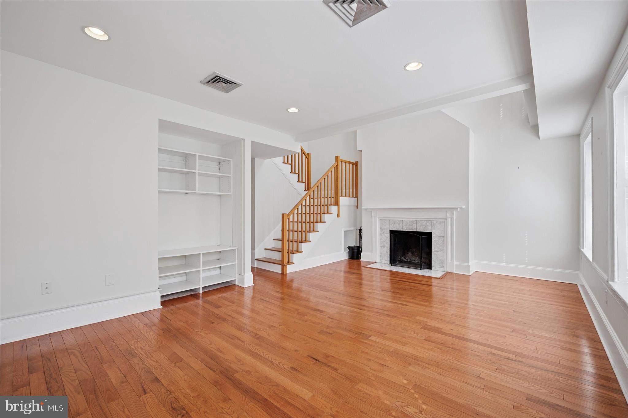 WASHINGTON SQ WEST - Residential Lease