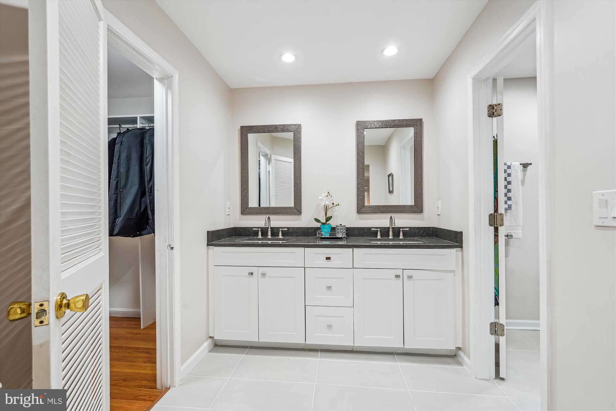 FLOWER VALLEY - Residential