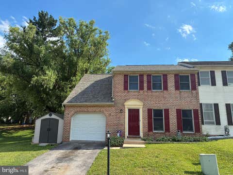 Townhouse For Sale - 220 Boxwood Road<br/> MANCHESTER, PA 17345