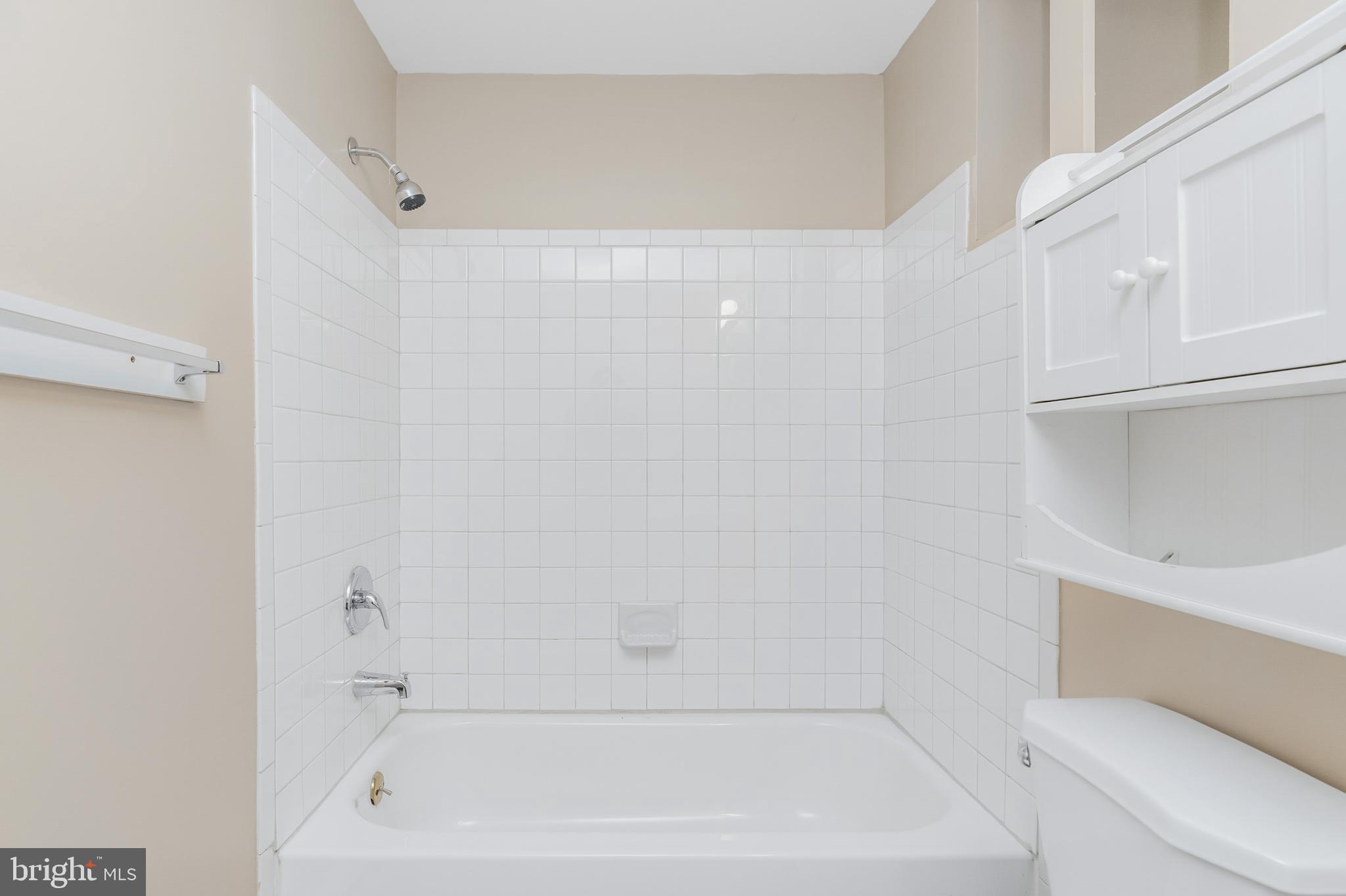 GLEN OAKS - Residential