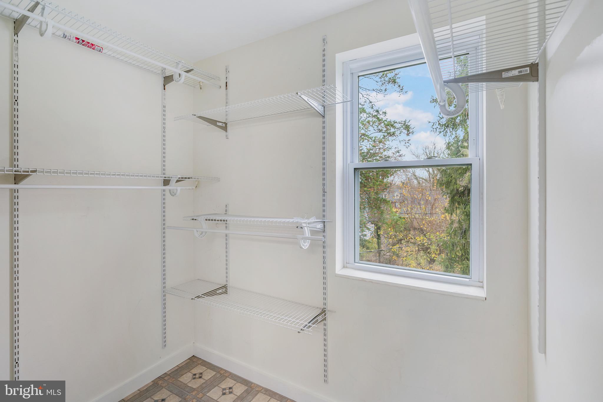 GLEN OAKS - Residential