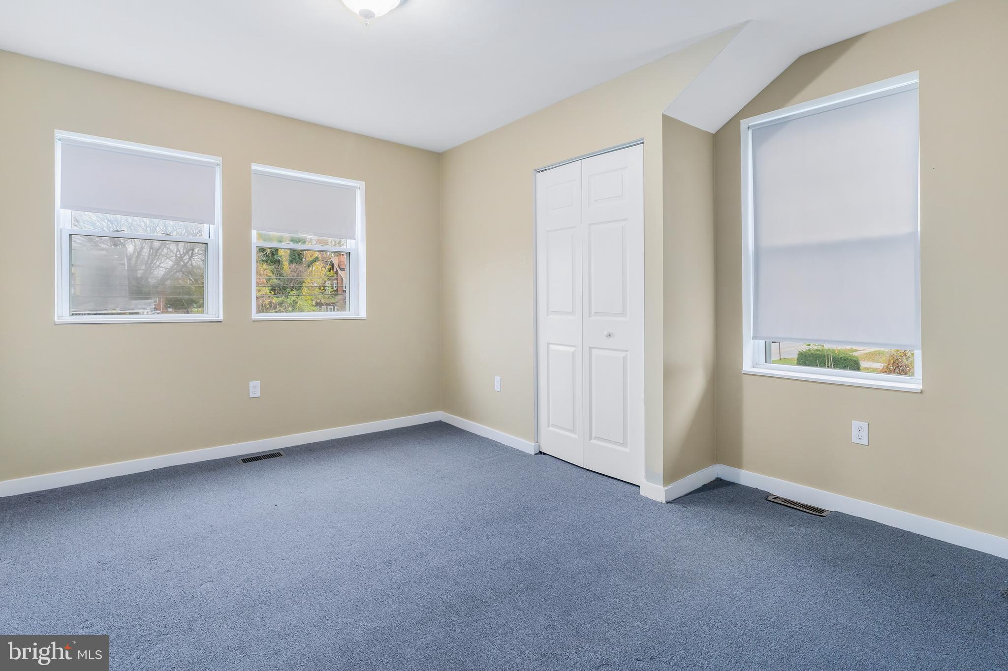 GLEN OAKS - Residential