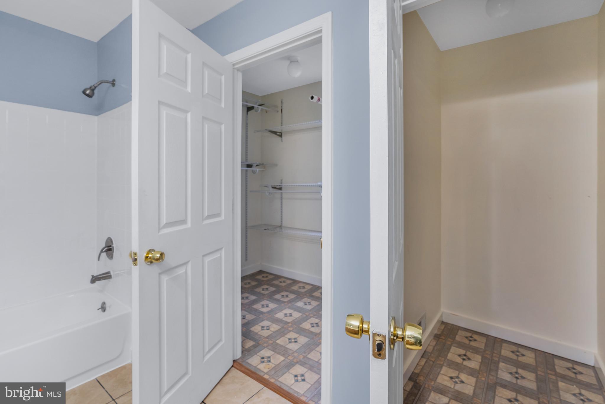 GLEN OAKS - Residential