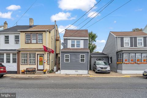 Photo of 248 S Broadway, GLOUCESTER CITY, NJ 08030 (MLS # NJCD2103226)