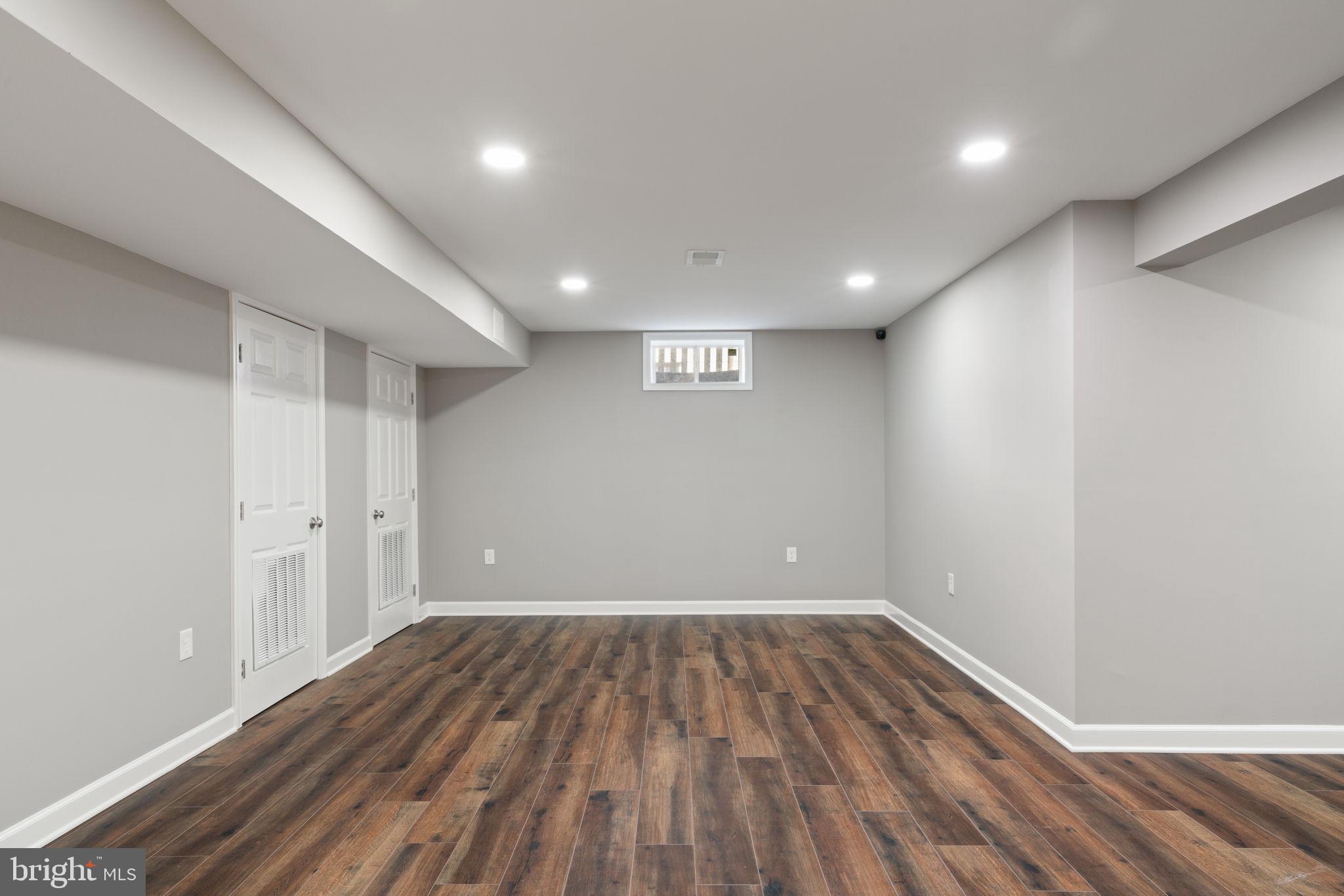 STAFFORD LAKES VILLAGE - Residential