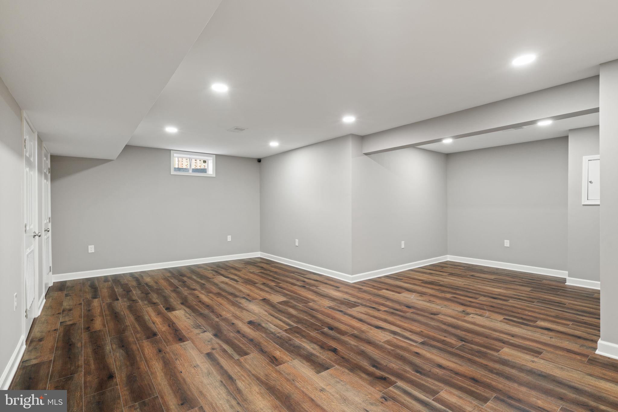 STAFFORD LAKES VILLAGE - Residential