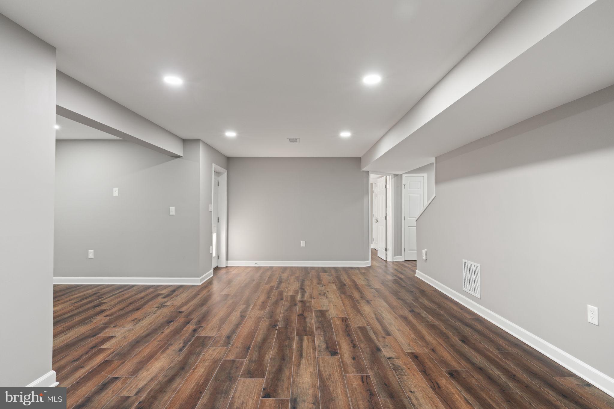 STAFFORD LAKES VILLAGE - Residential