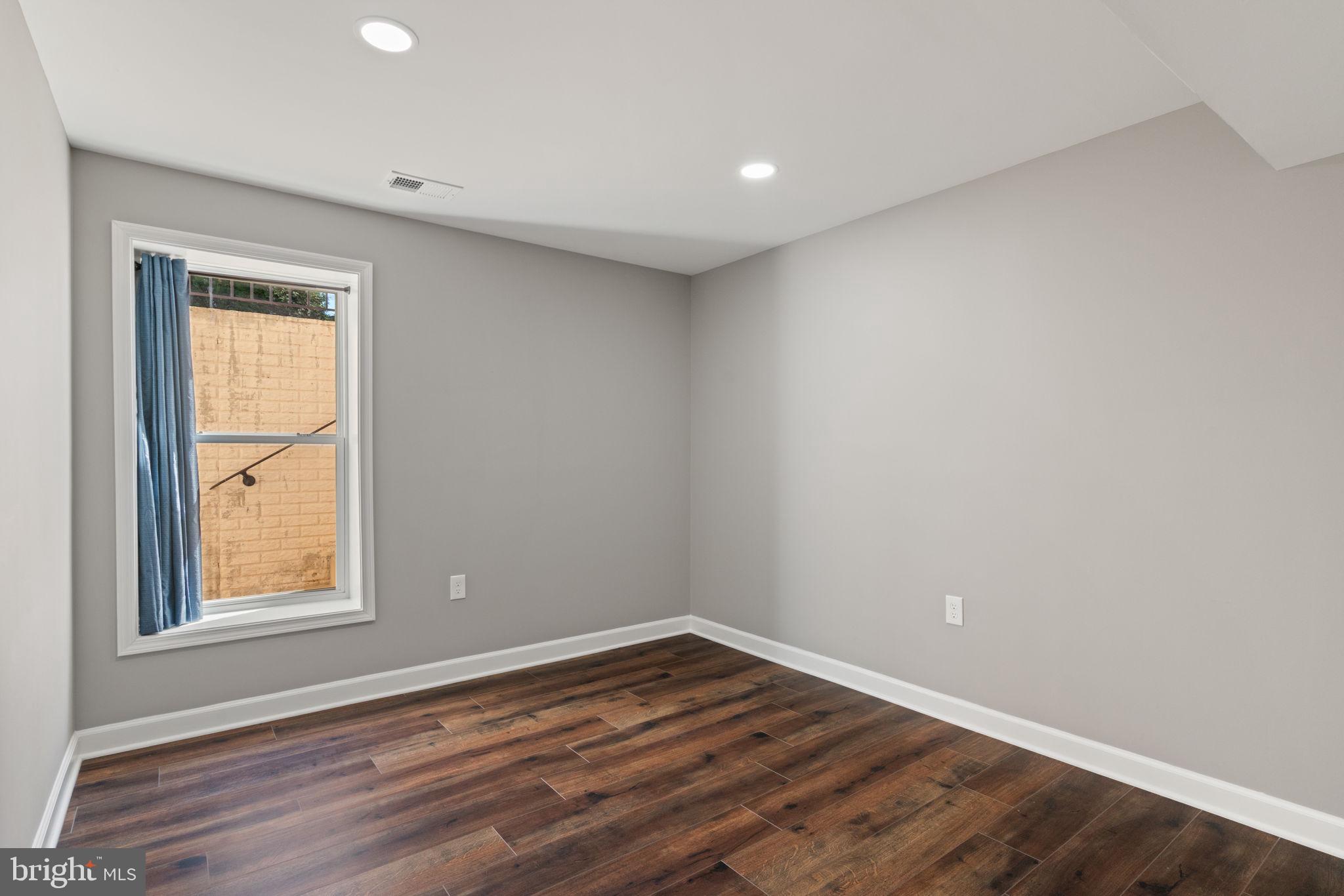 STAFFORD LAKES VILLAGE - Residential