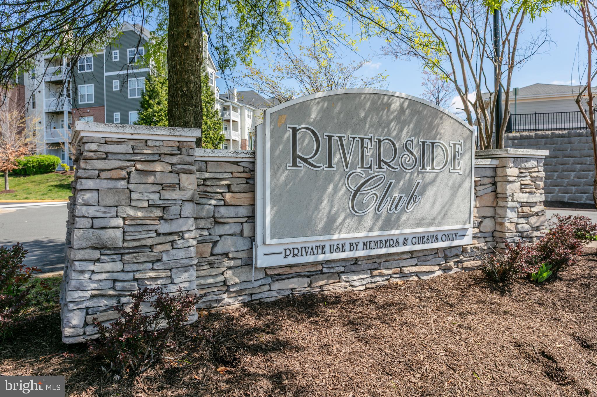 RIVERSIDE STATION - Residential Lease