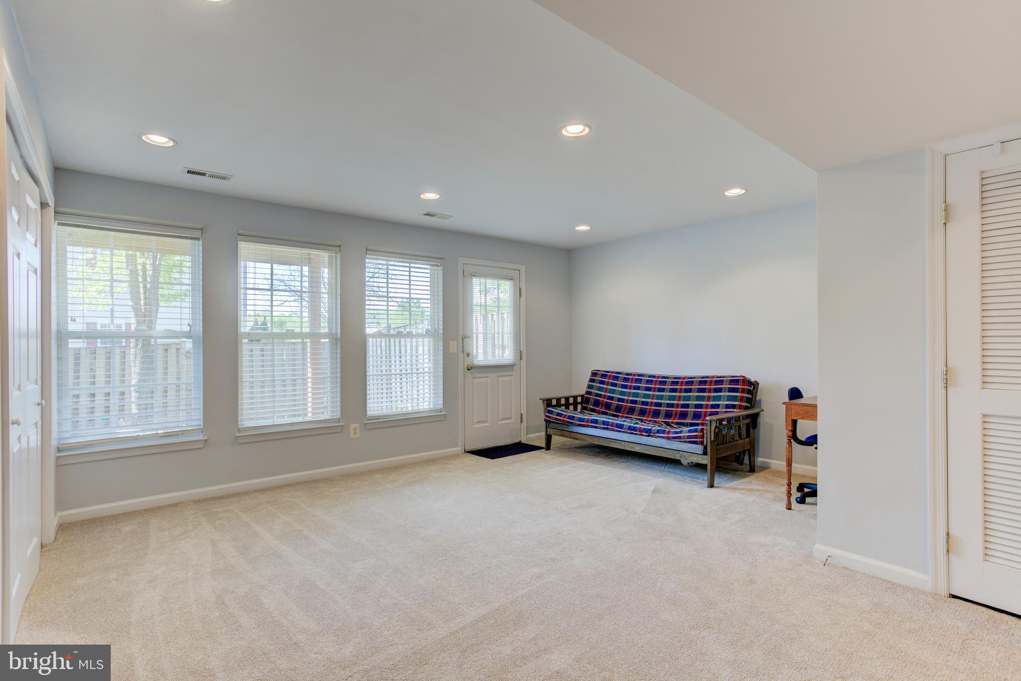 RIVERSIDE STATION - Residential Lease