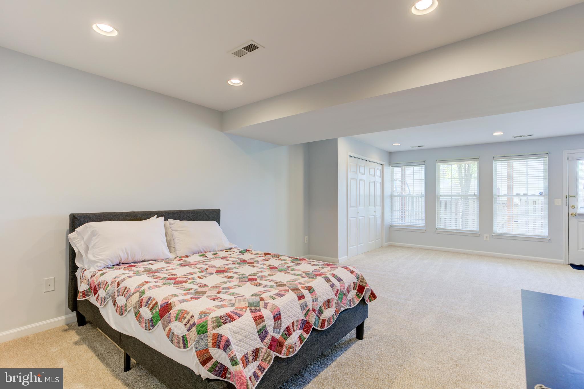 RIVERSIDE STATION - Residential Lease