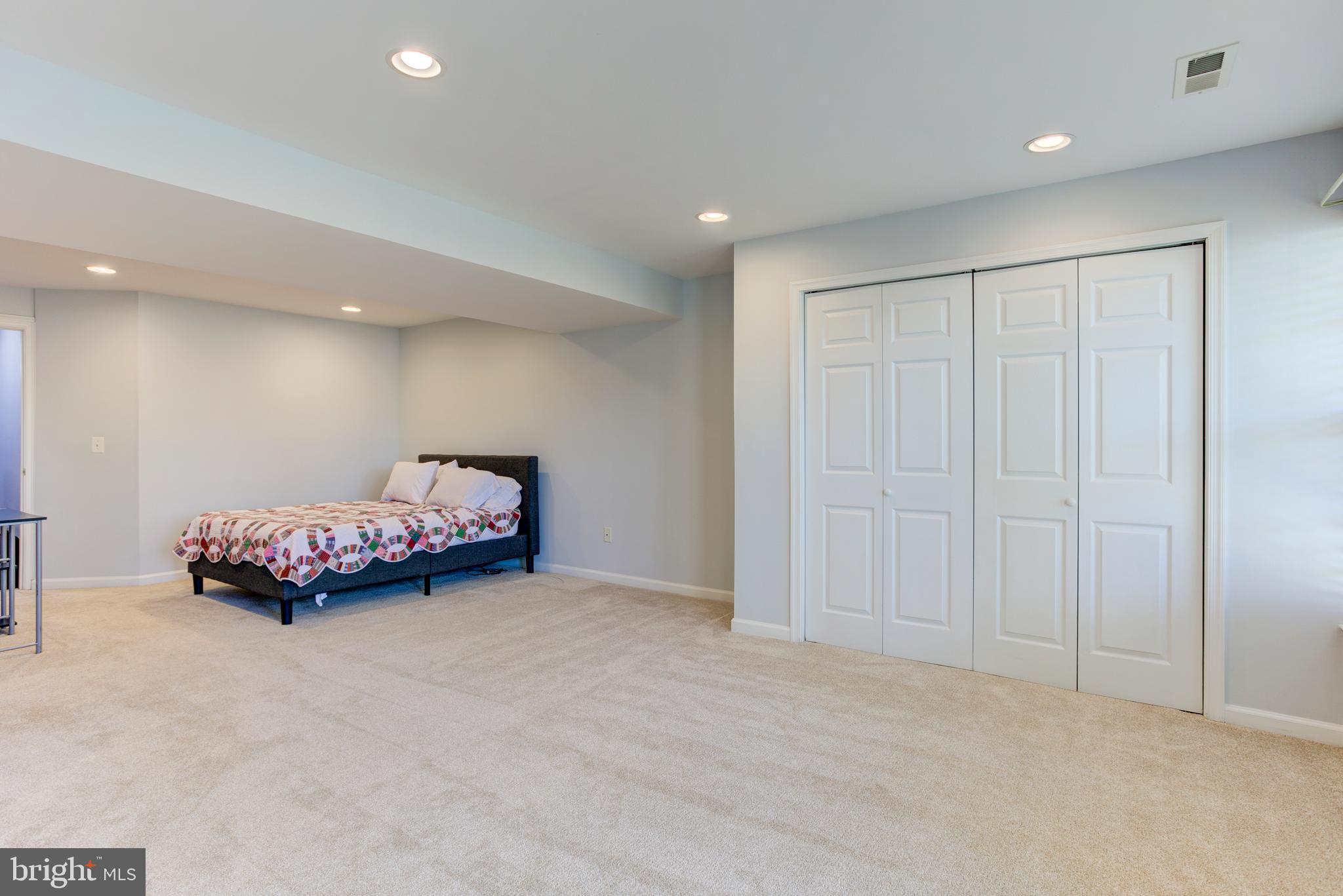 RIVERSIDE STATION - Residential Lease