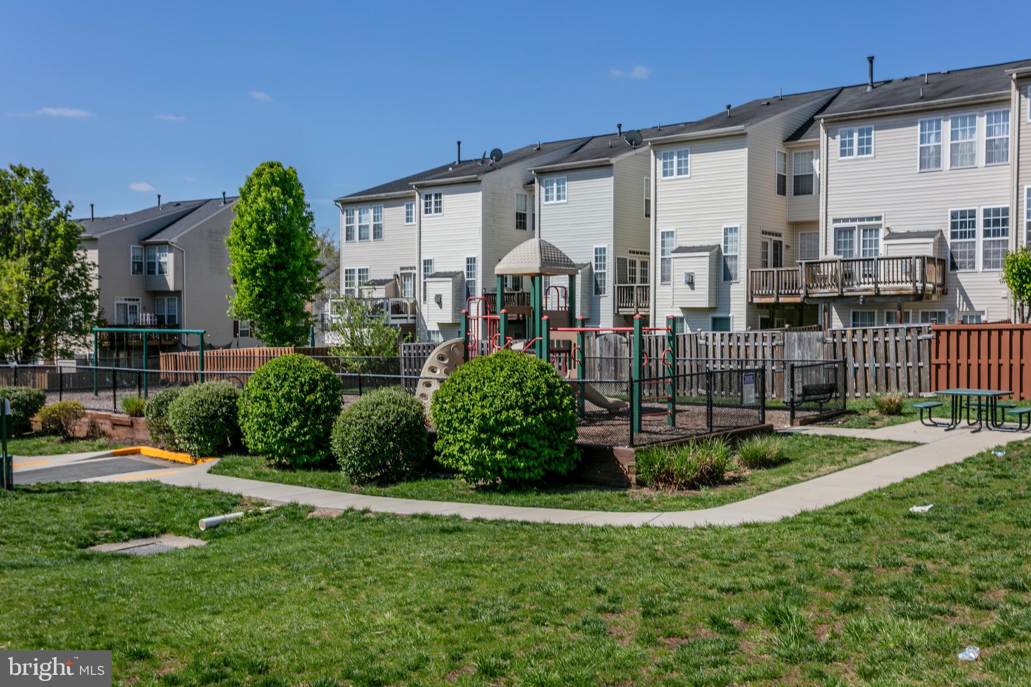 RIVERSIDE STATION - Residential Lease