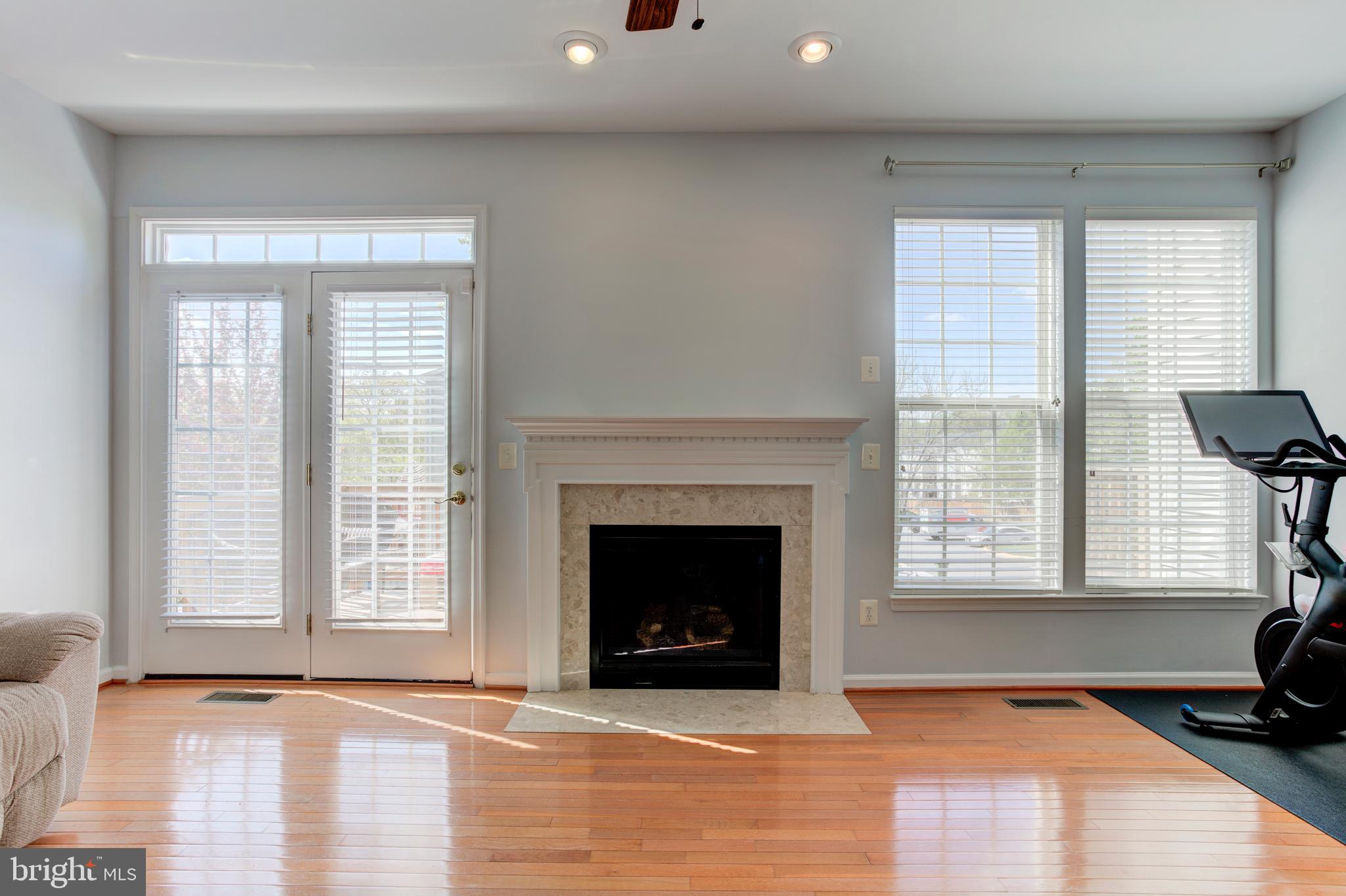 RIVERSIDE STATION - Residential Lease