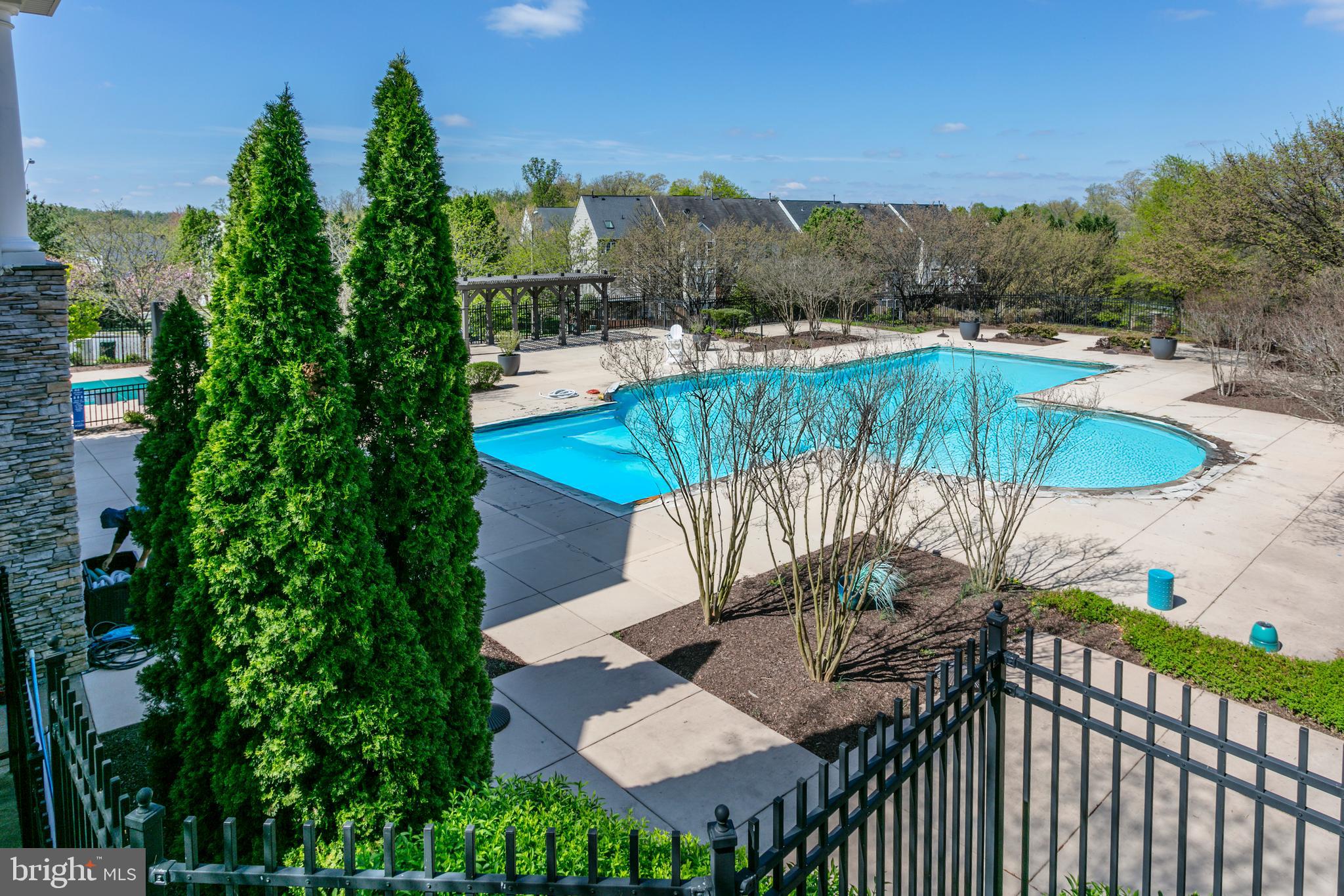 RIVERSIDE STATION - Residential Lease