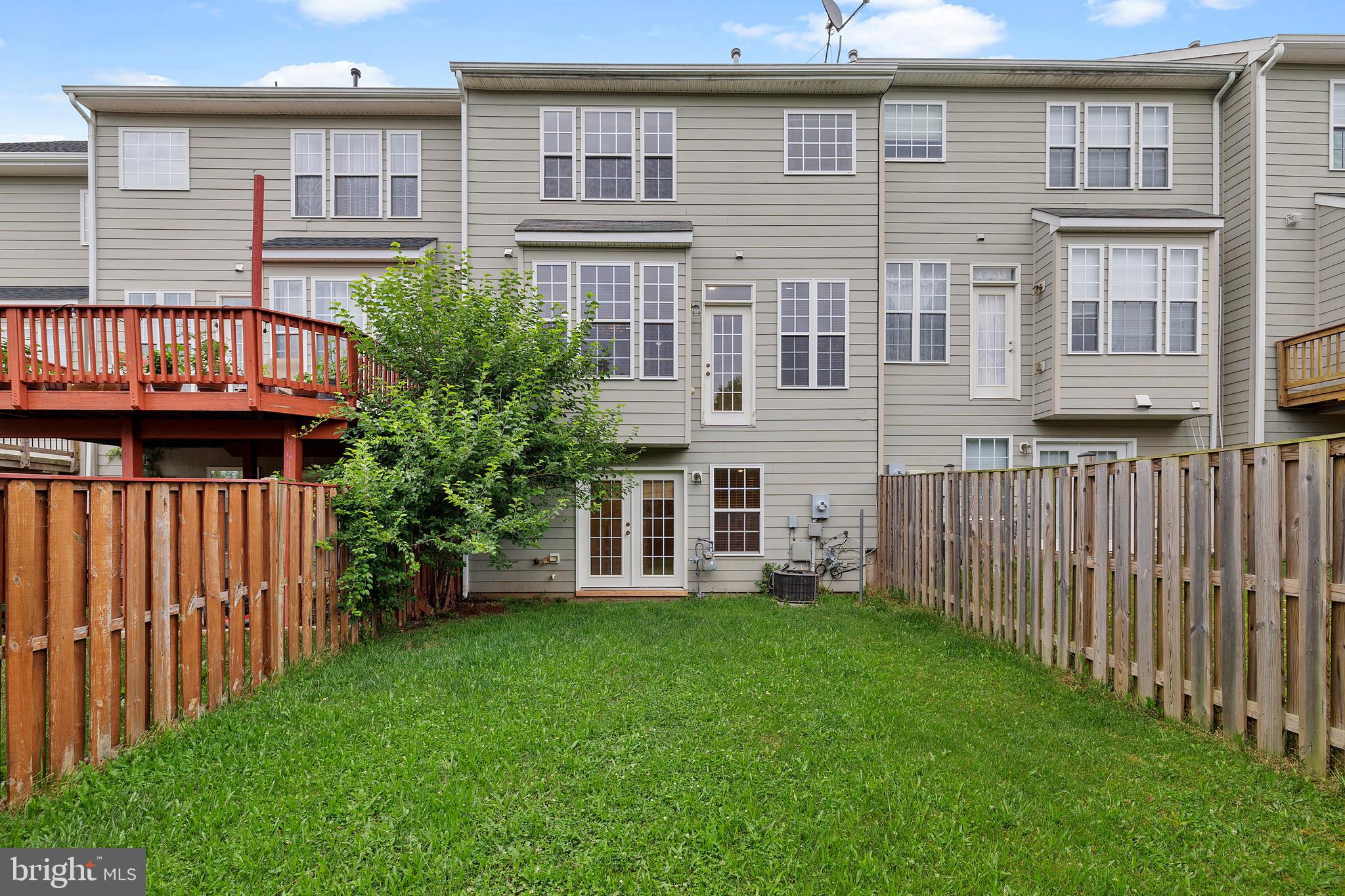 POTOMAC CROSSING - Residential