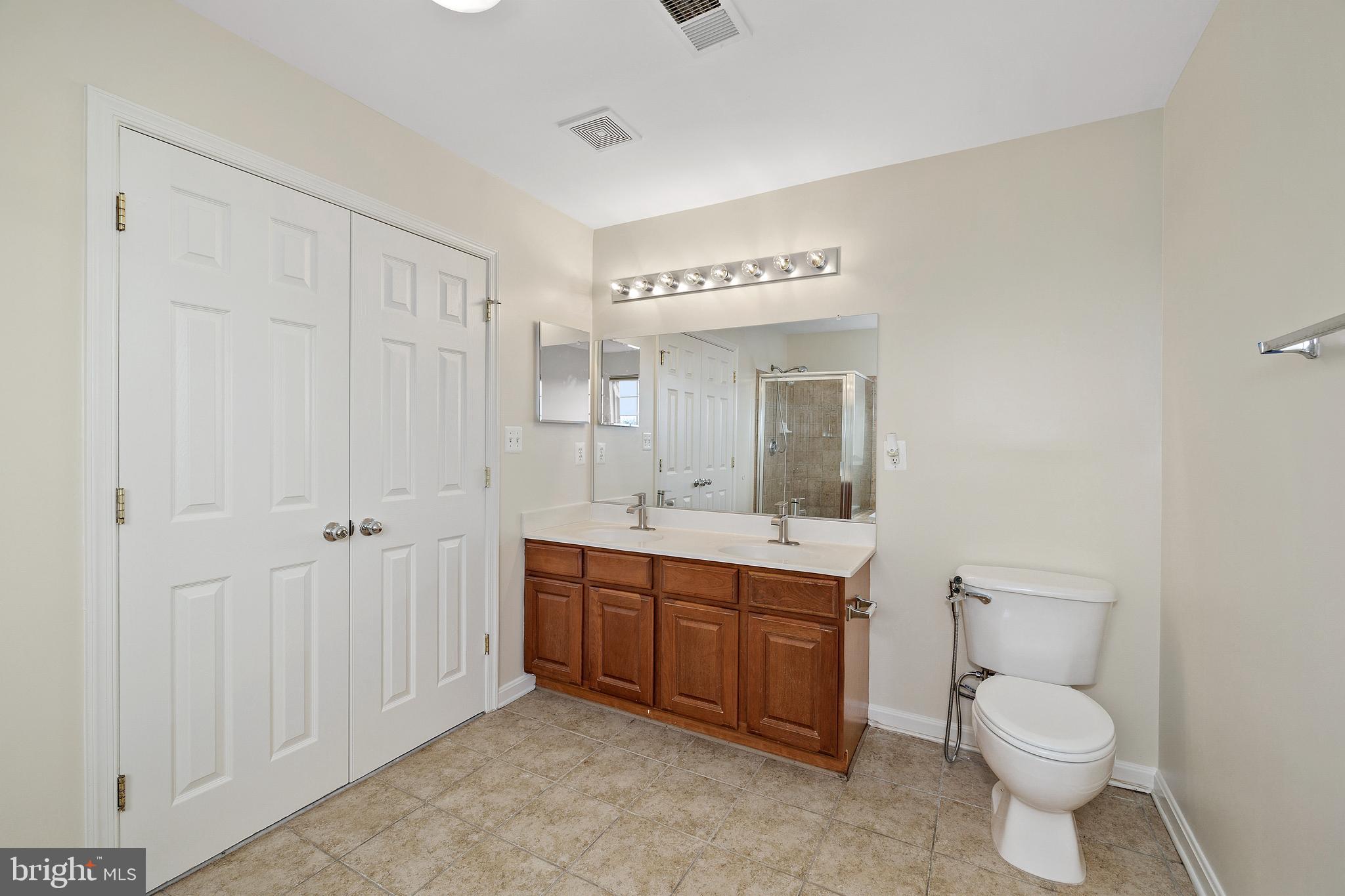 POTOMAC CROSSING - Residential