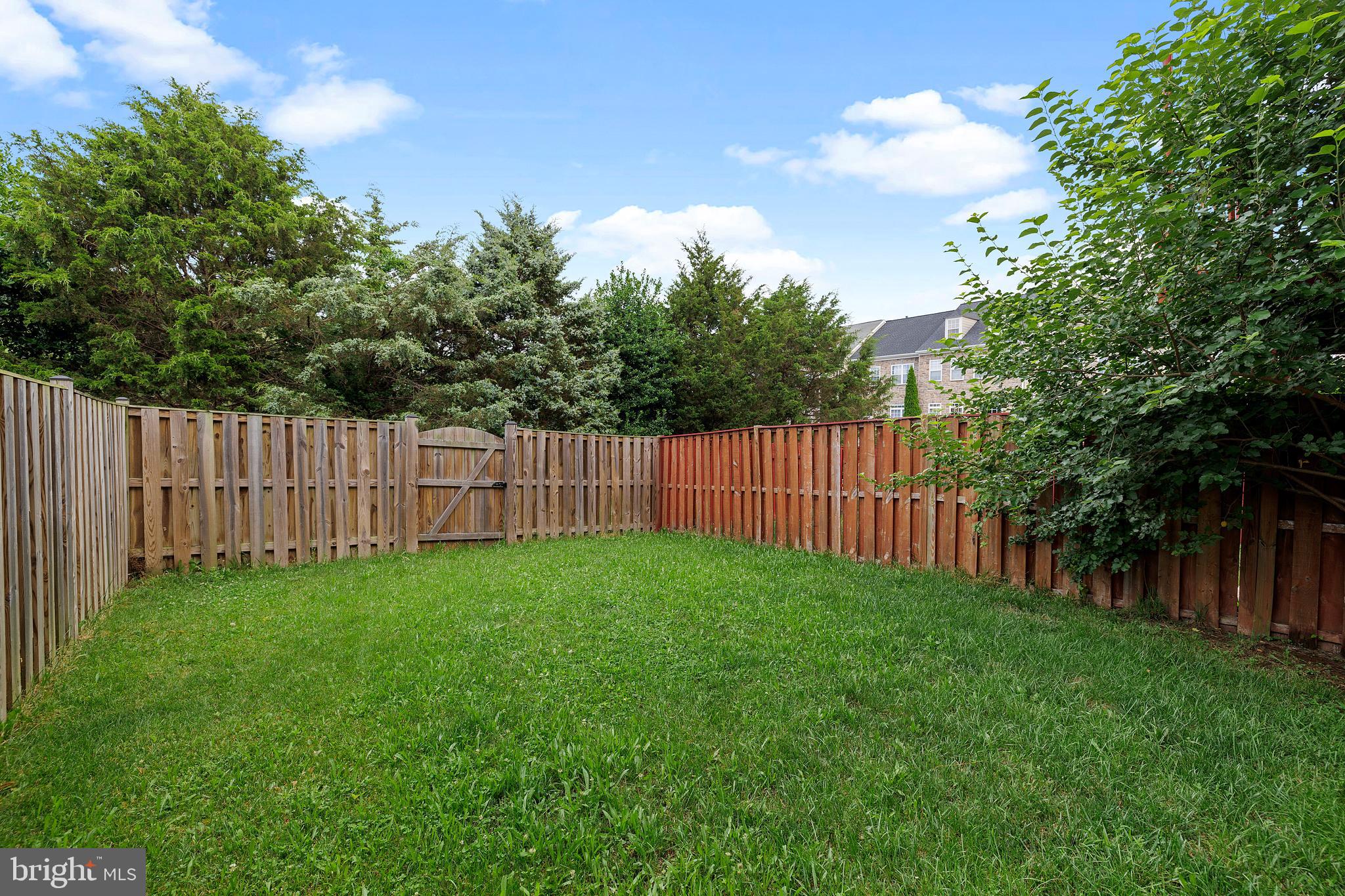 POTOMAC CROSSING - Residential