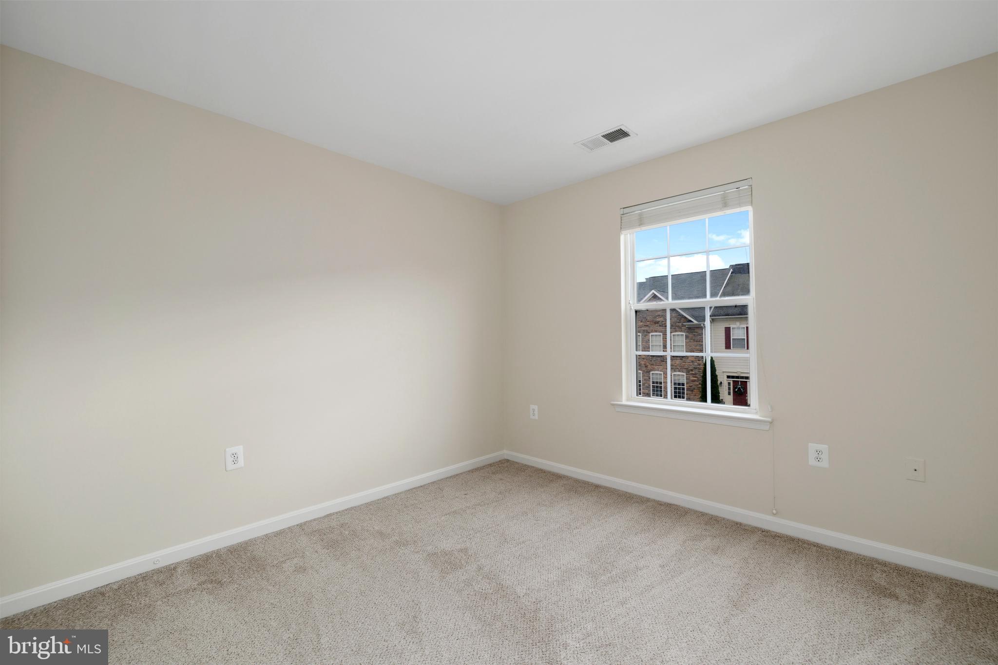 POTOMAC CROSSING - Residential