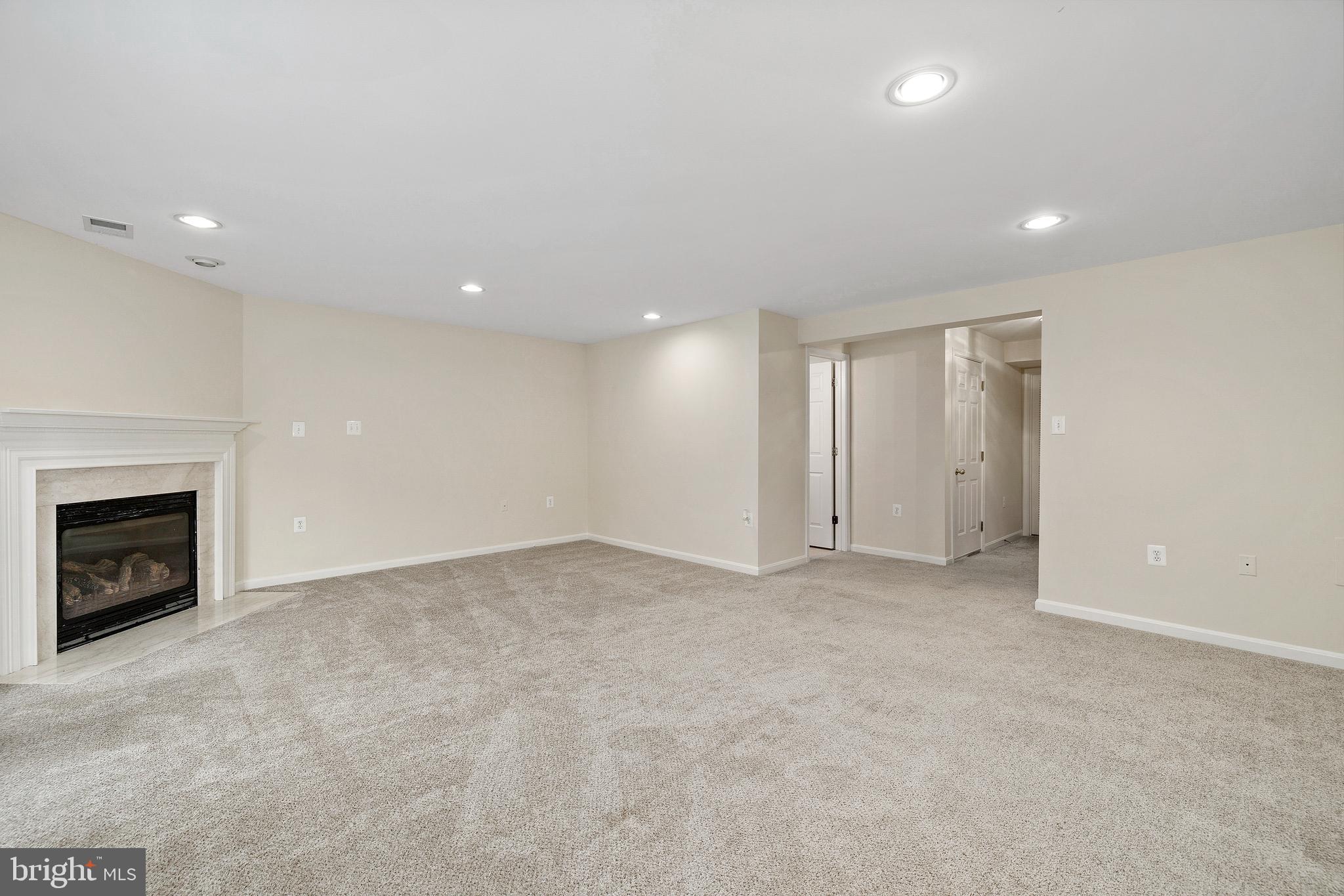 POTOMAC CROSSING - Residential