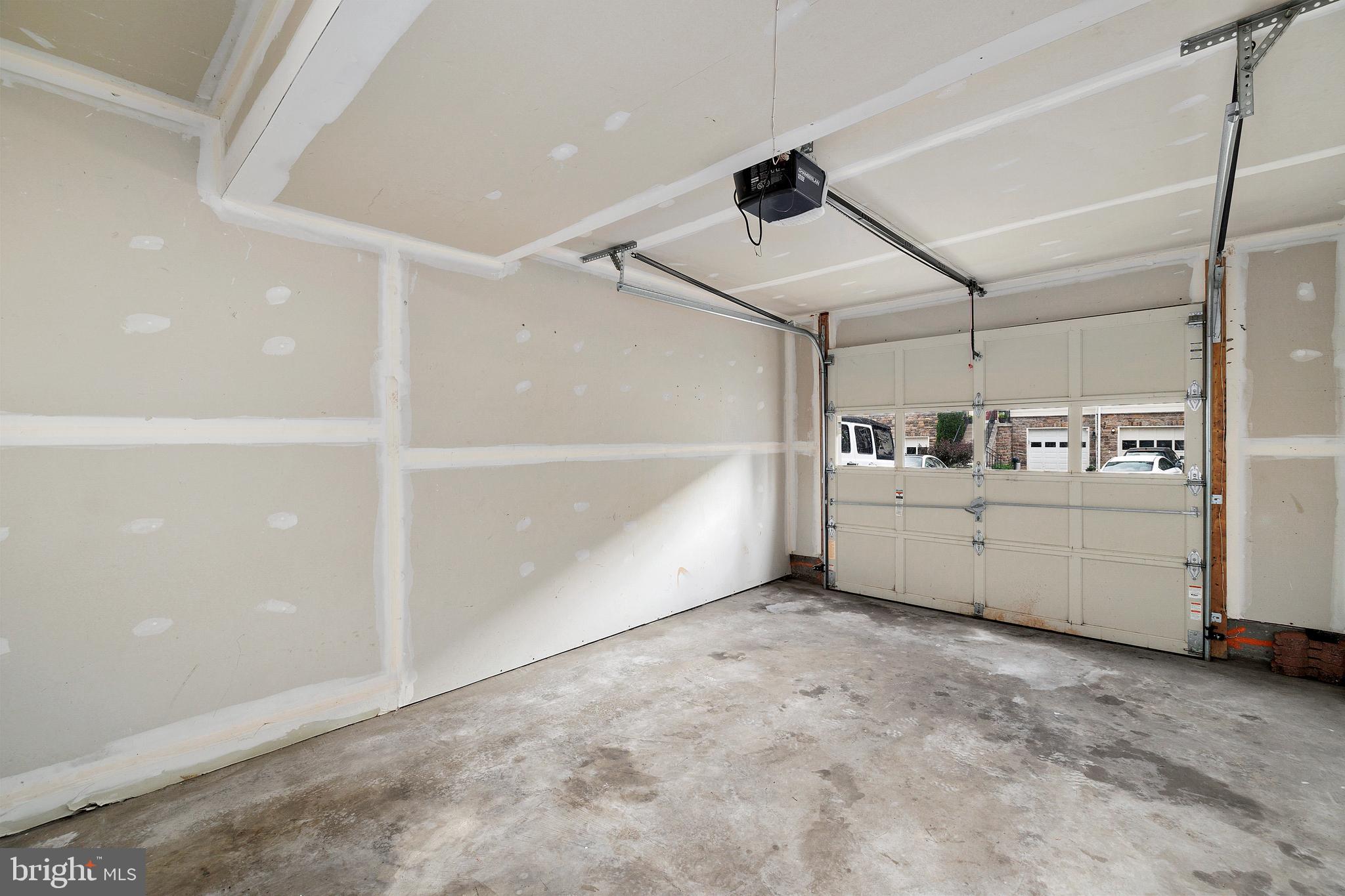 POTOMAC CROSSING - Residential