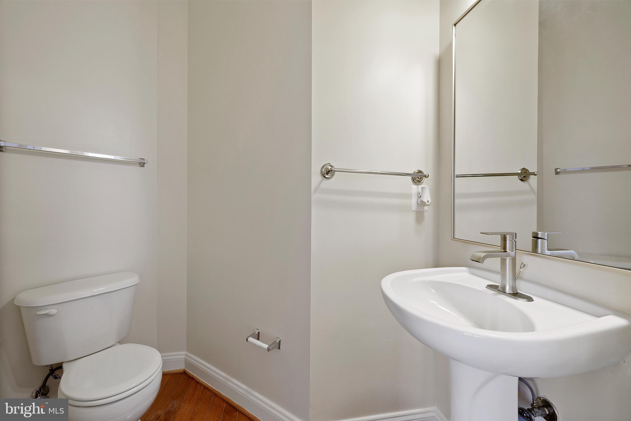 POTOMAC CROSSING - Residential